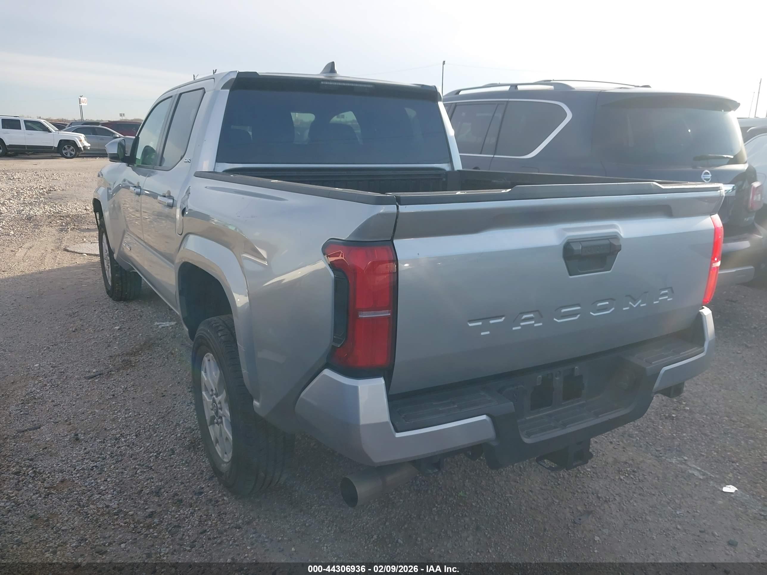 TOYOTA TACOMA image 3