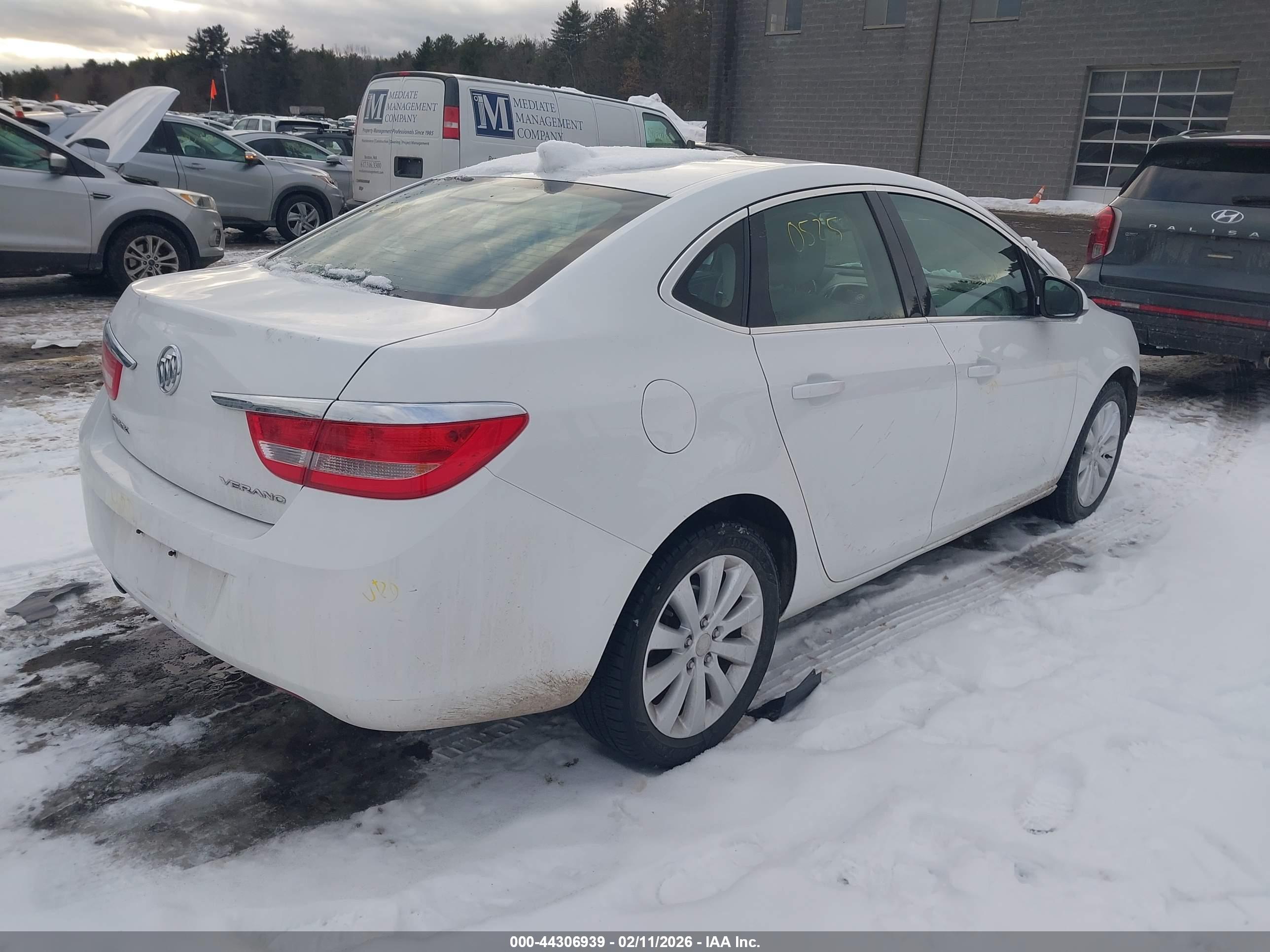 BUICK VERANO image 4