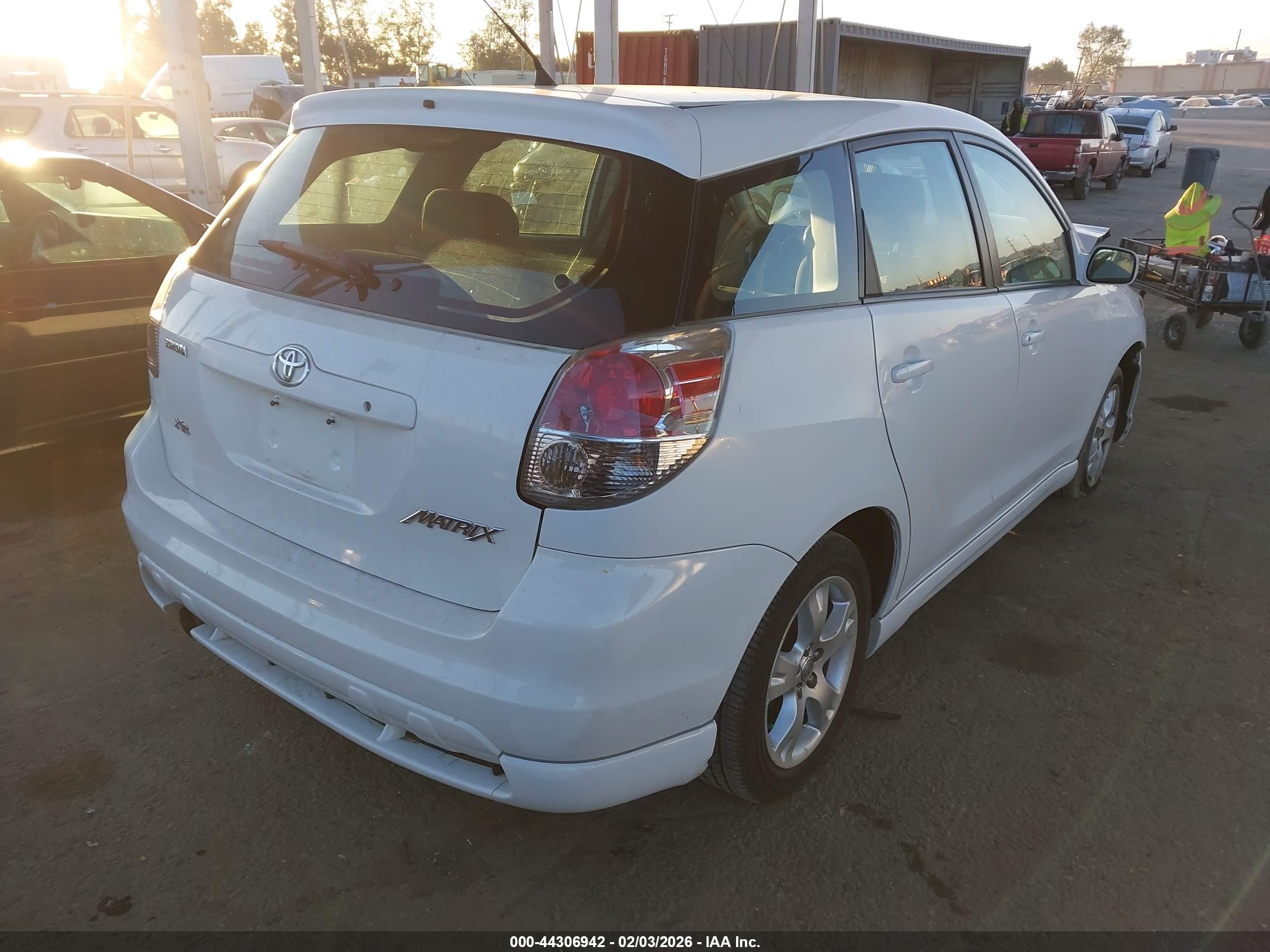 TOYOTA MATRIX image 4