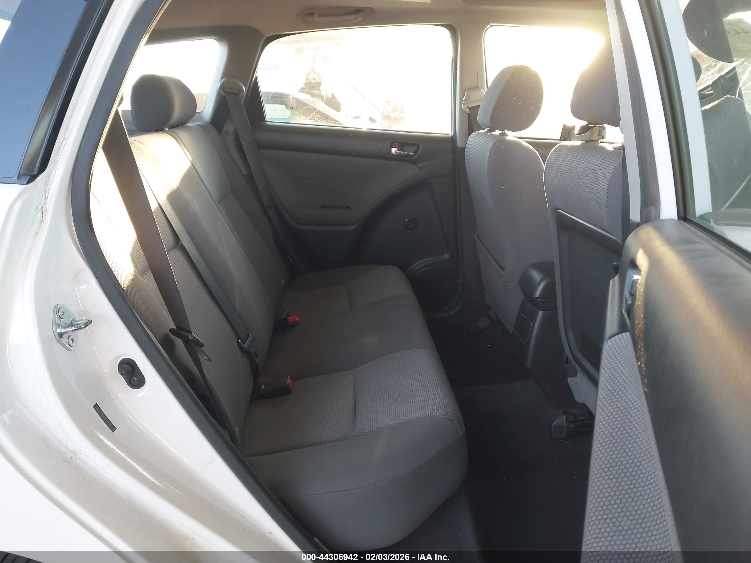 TOYOTA MATRIX image 8