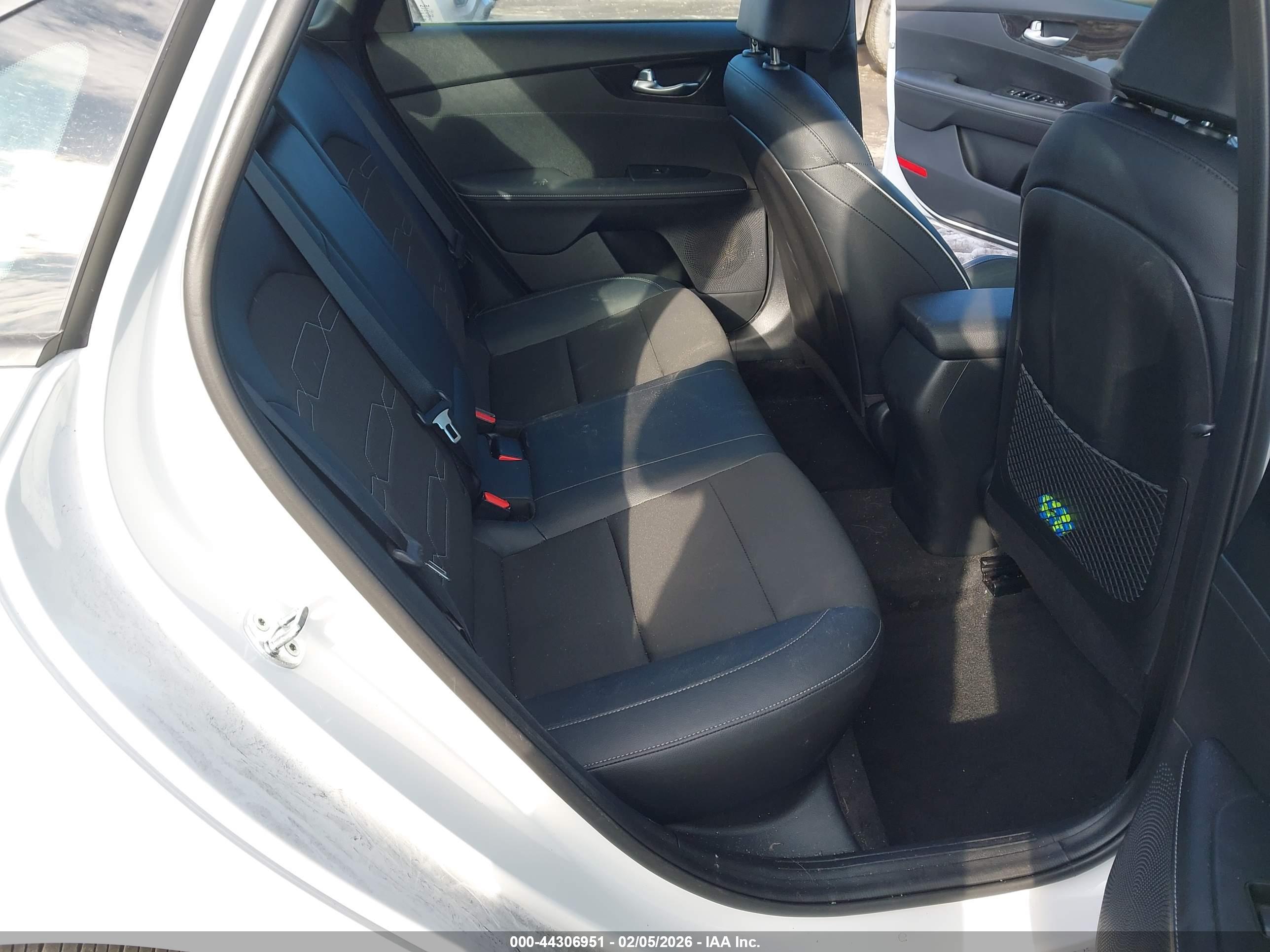 KIA FORTE image 8