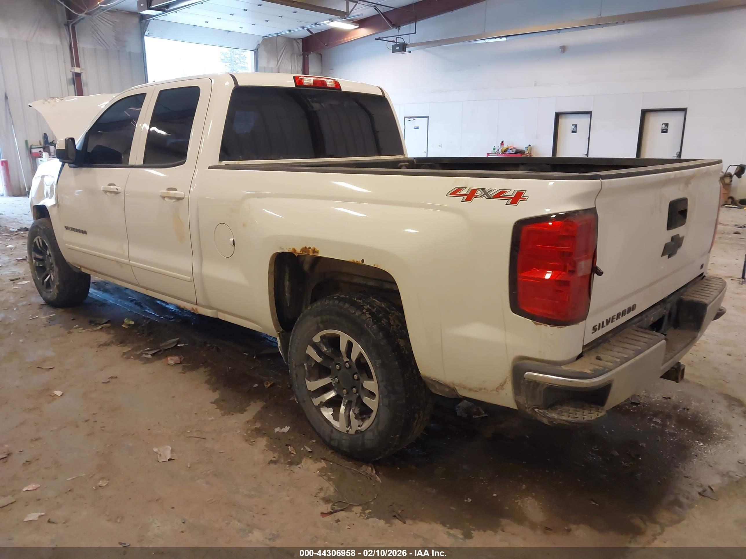 CHEVROLET SILVERADO image 3