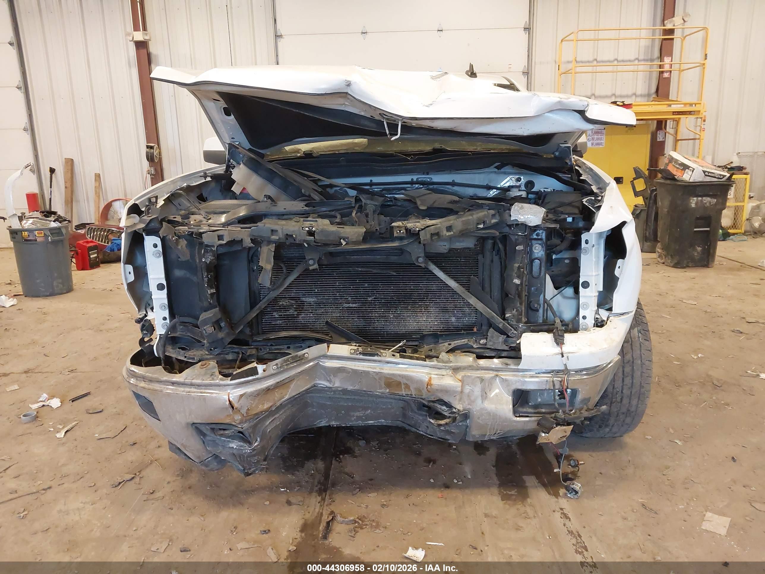 CHEVROLET SILVERADO image 6