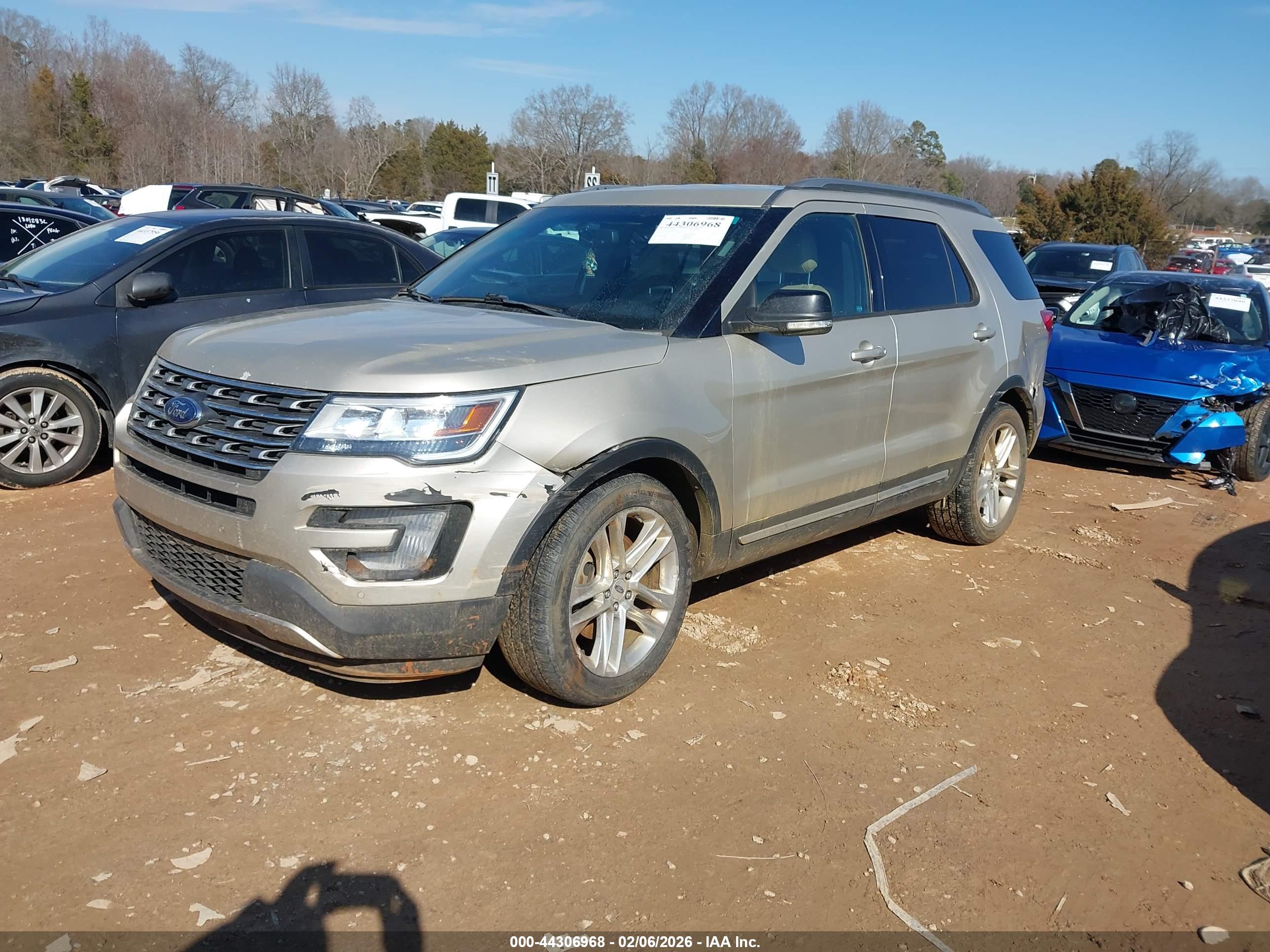 FORD EXPLORER image 2