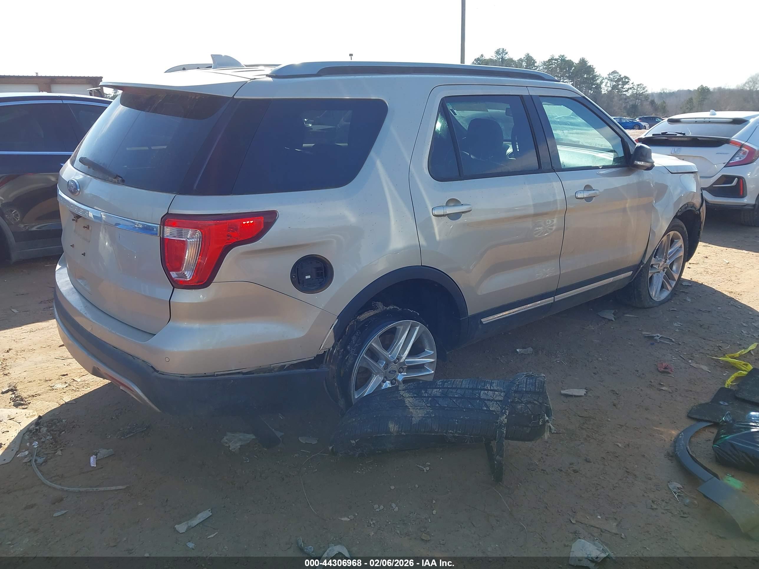 FORD EXPLORER image 4