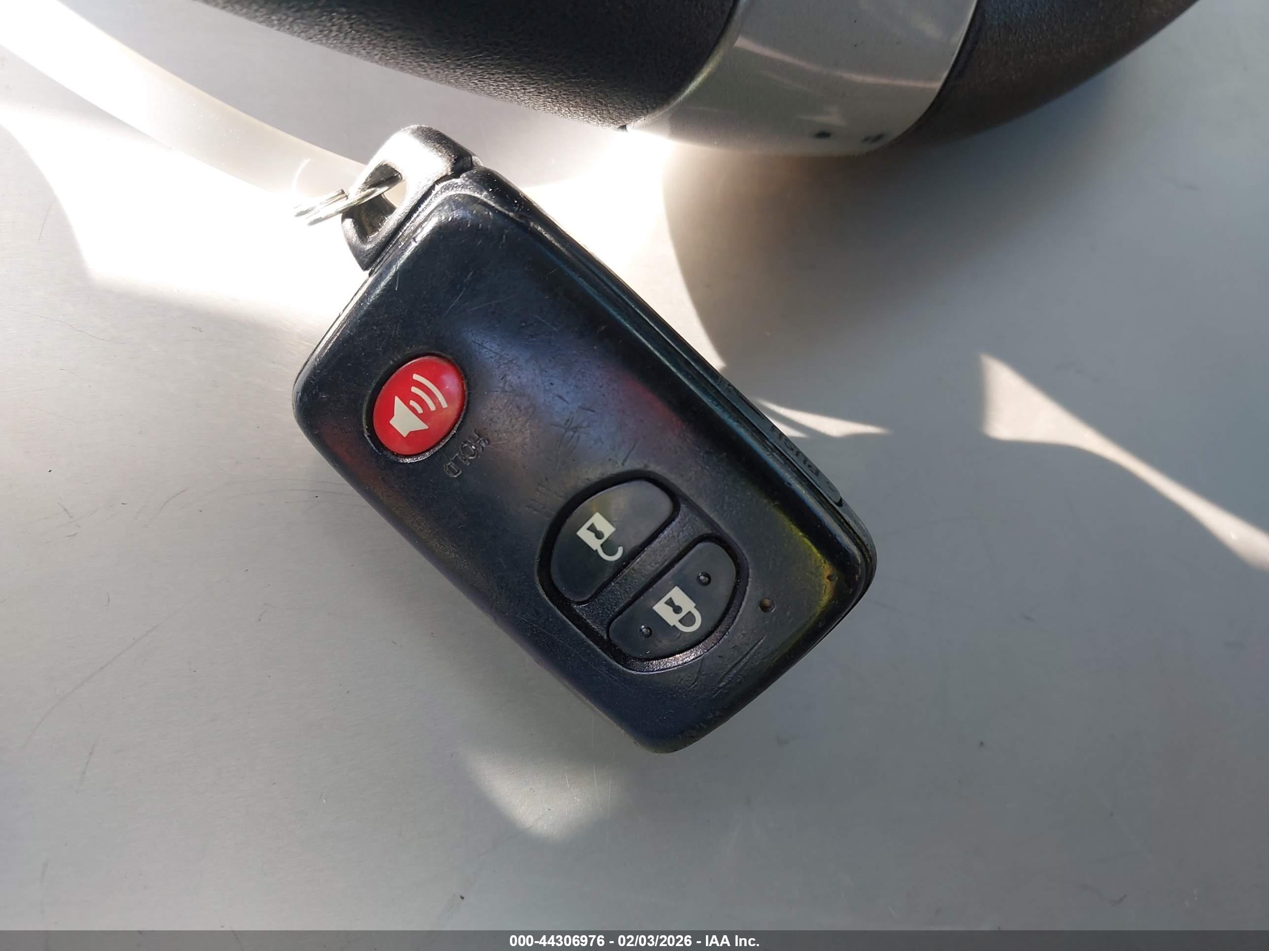 TOYOTA PRIUS image 11