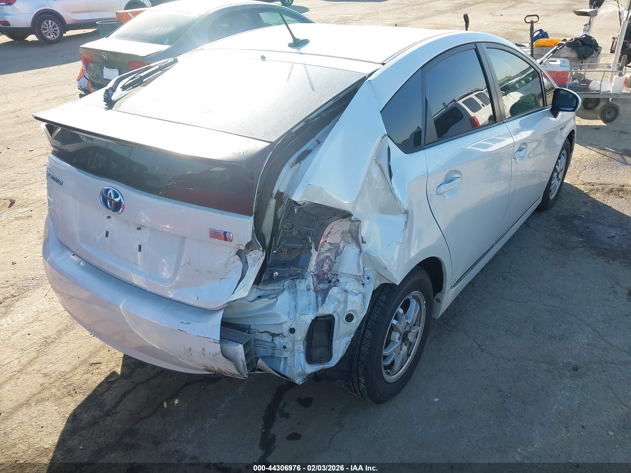 TOYOTA PRIUS image 4