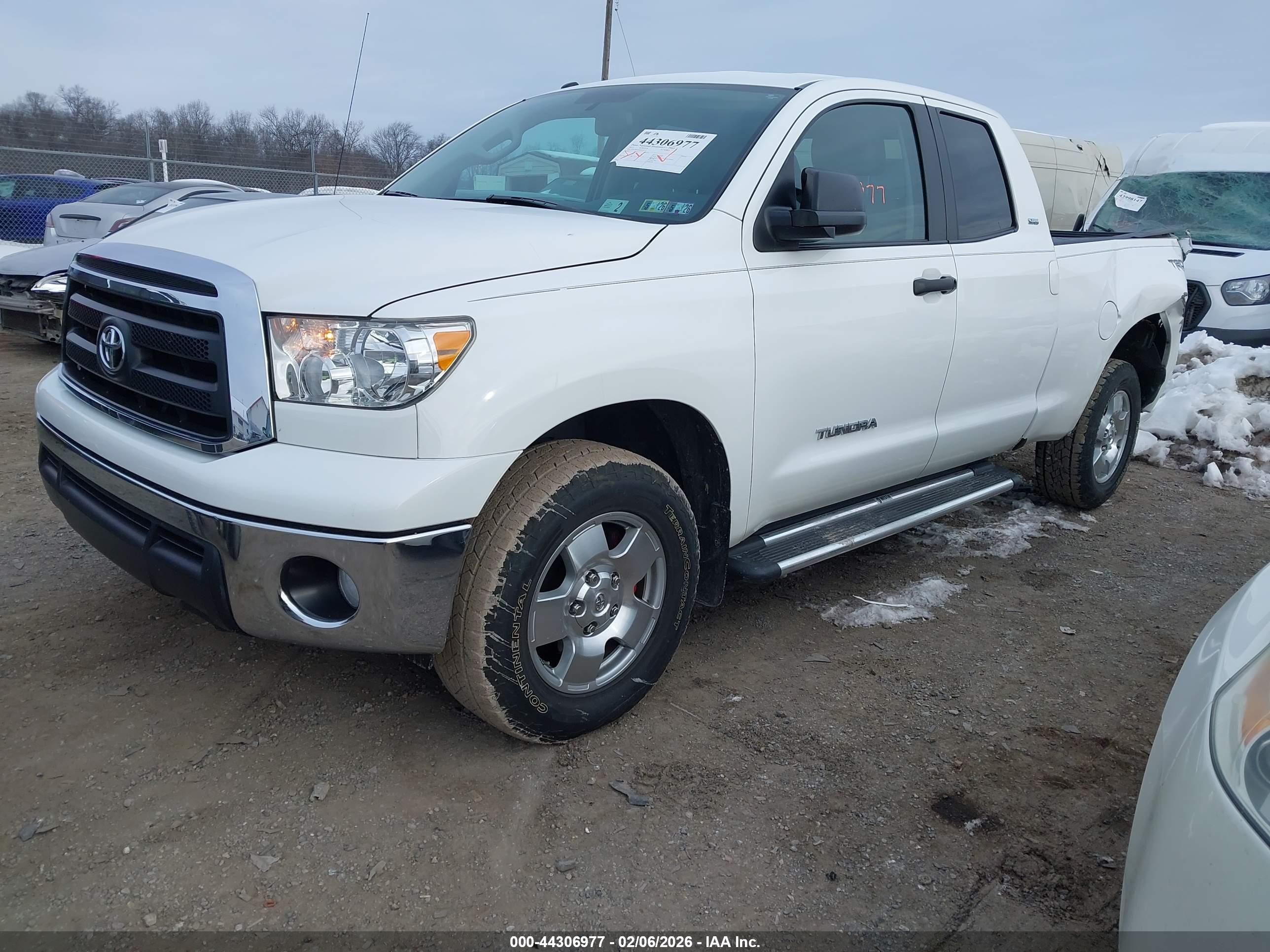TOYOTA TUNDRA image 2