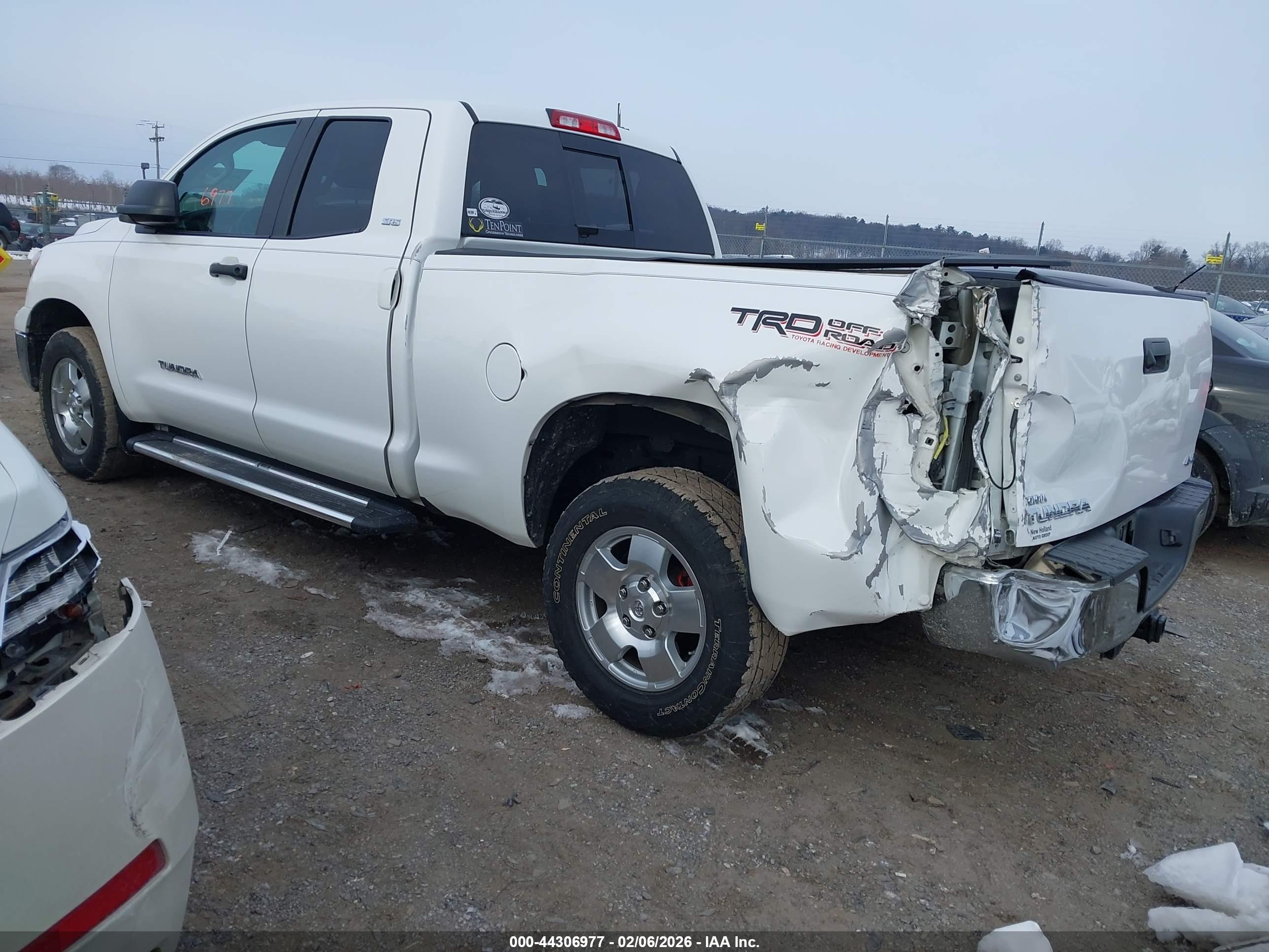 TOYOTA TUNDRA image 3