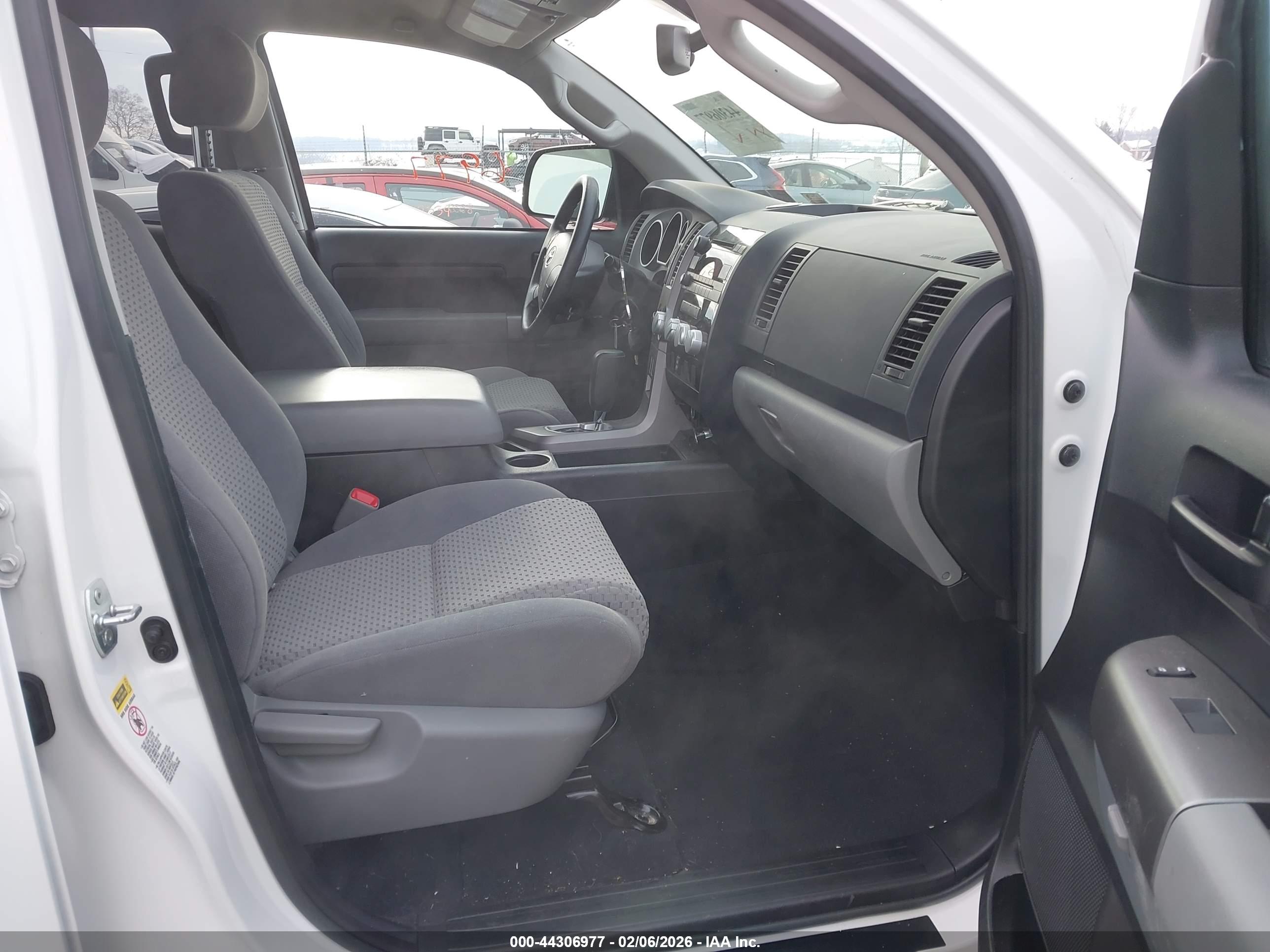 TOYOTA TUNDRA image 5