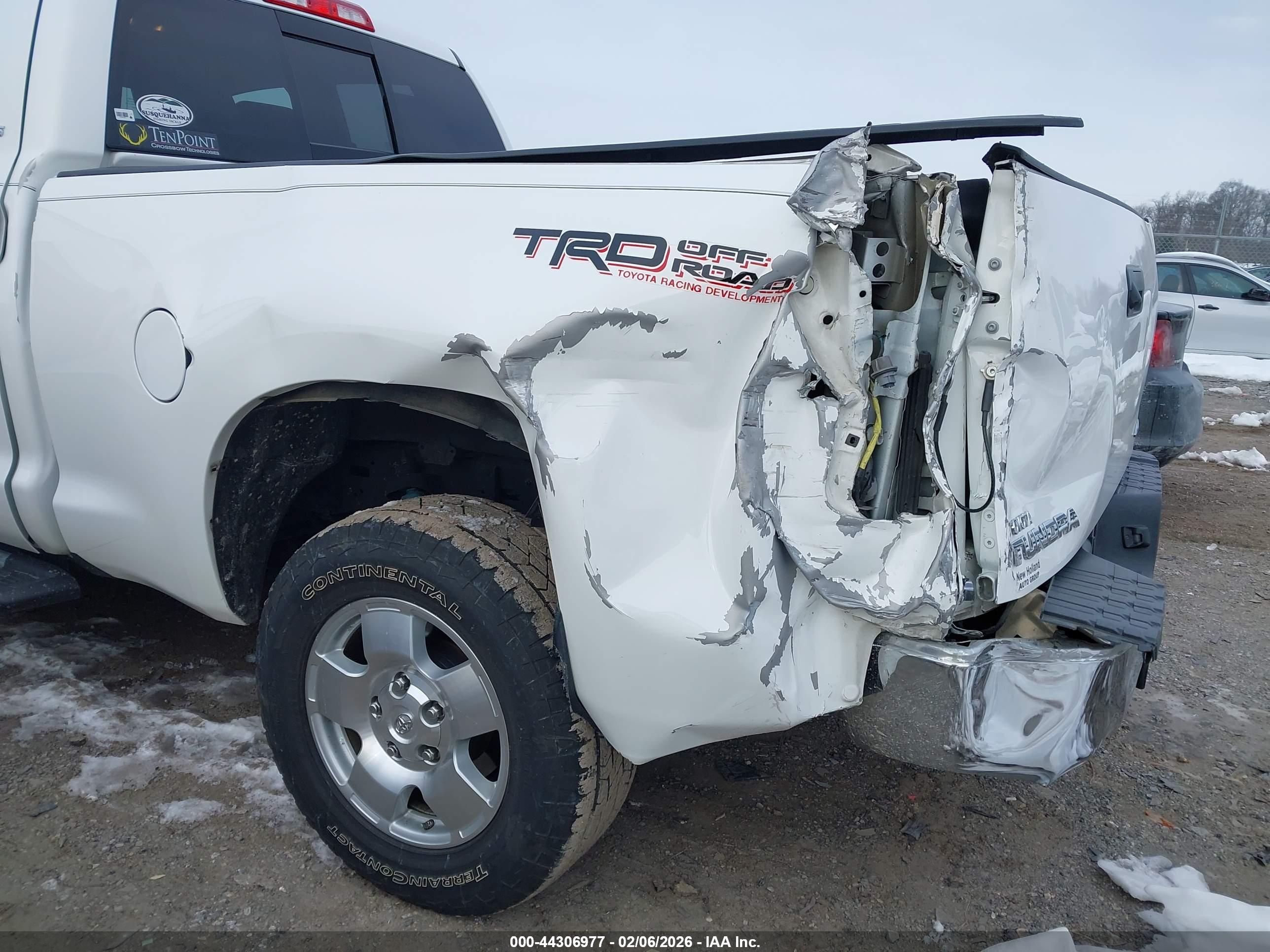 TOYOTA TUNDRA image 6