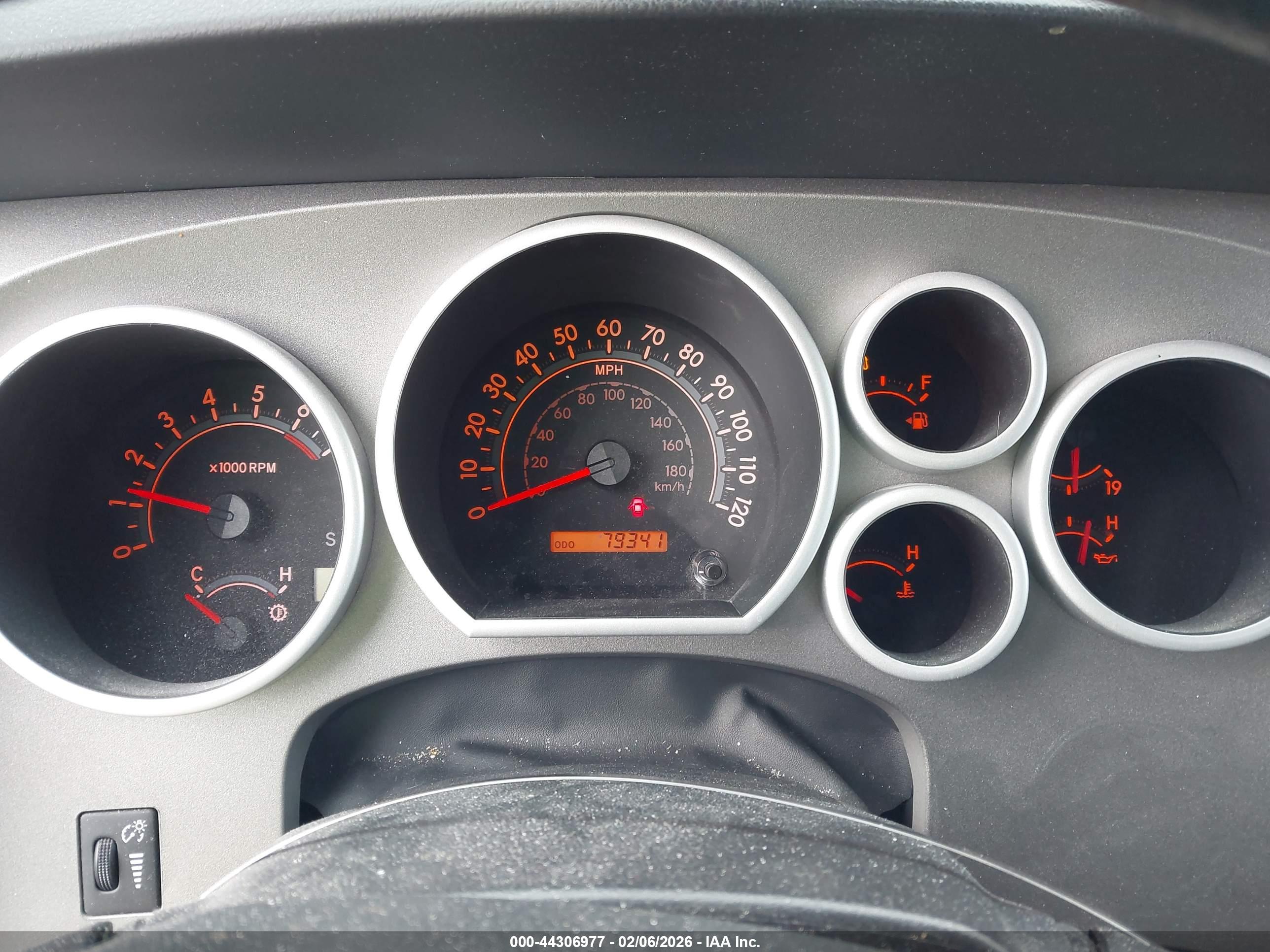 TOYOTA TUNDRA image 7