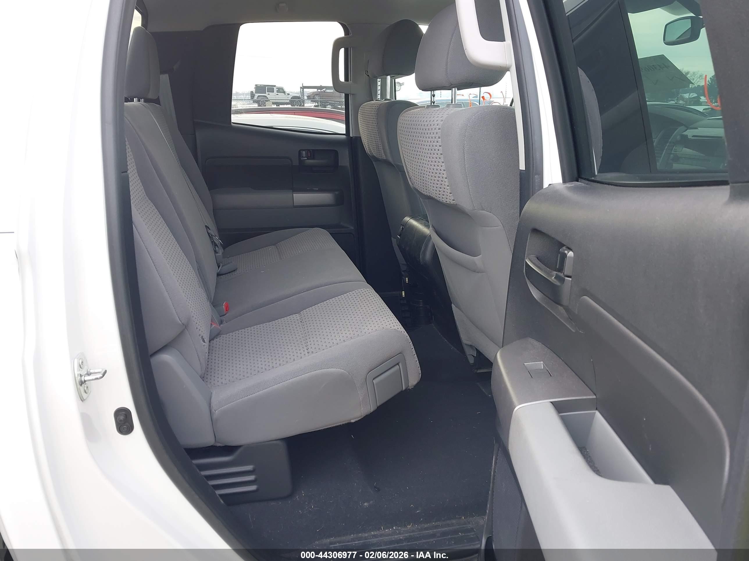TOYOTA TUNDRA image 8