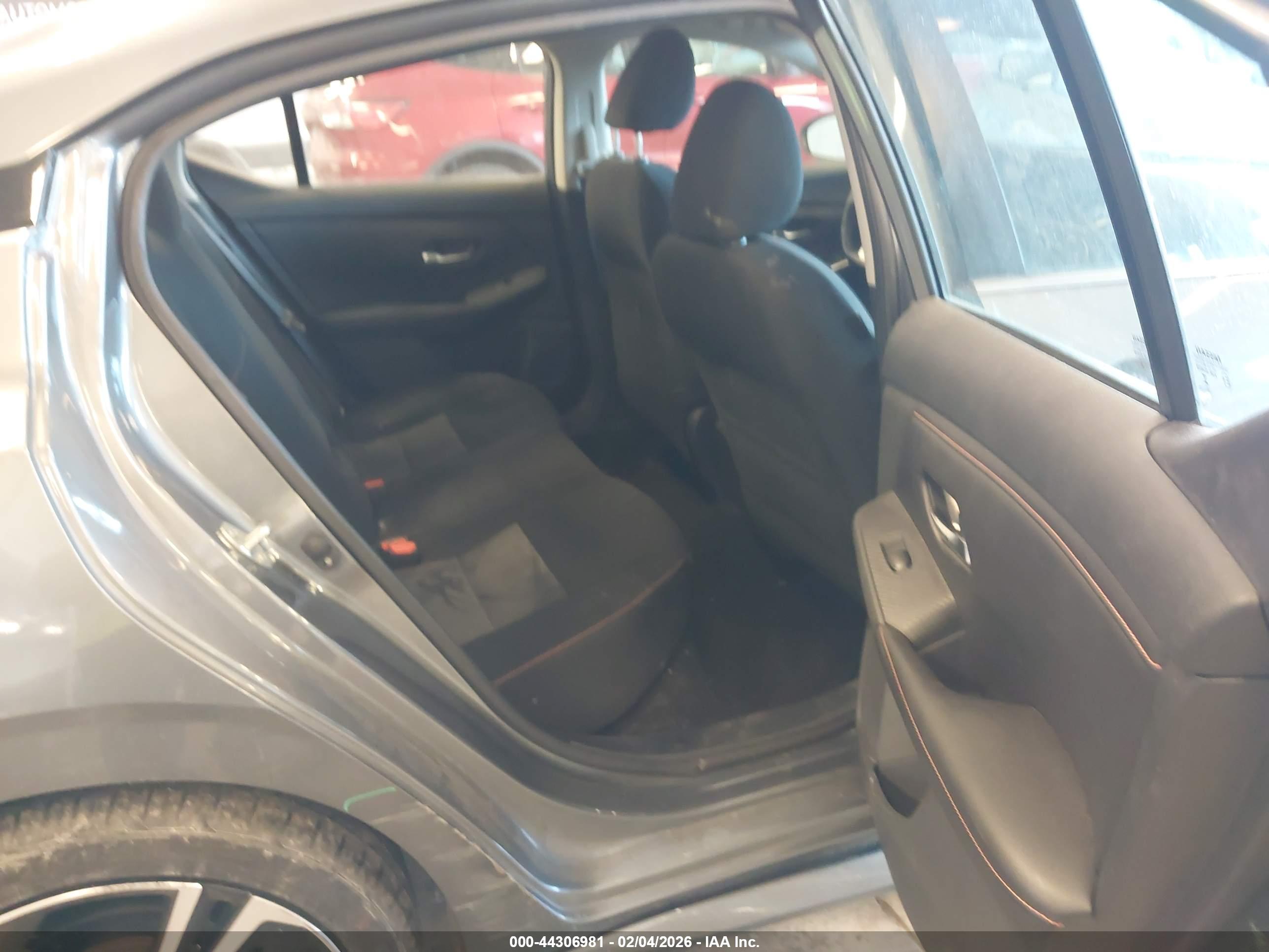 NISSAN SENTRA image 8