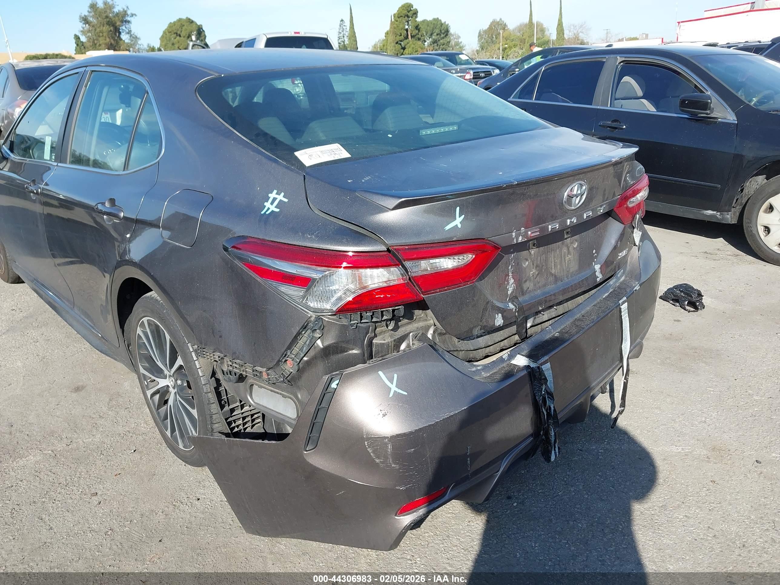 TOYOTA CAMRY image 6