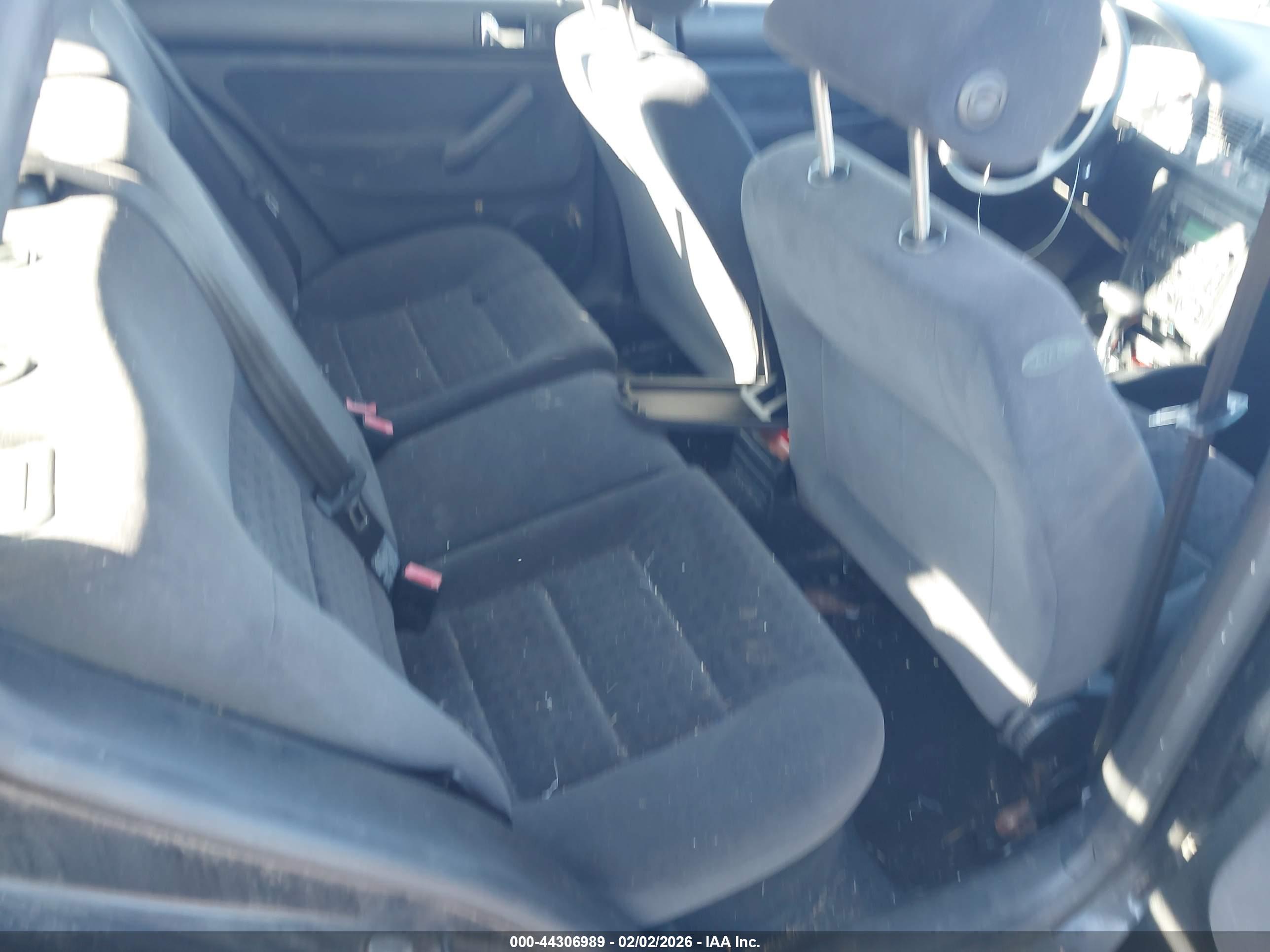 VOLKSWAGEN GOLF image 8