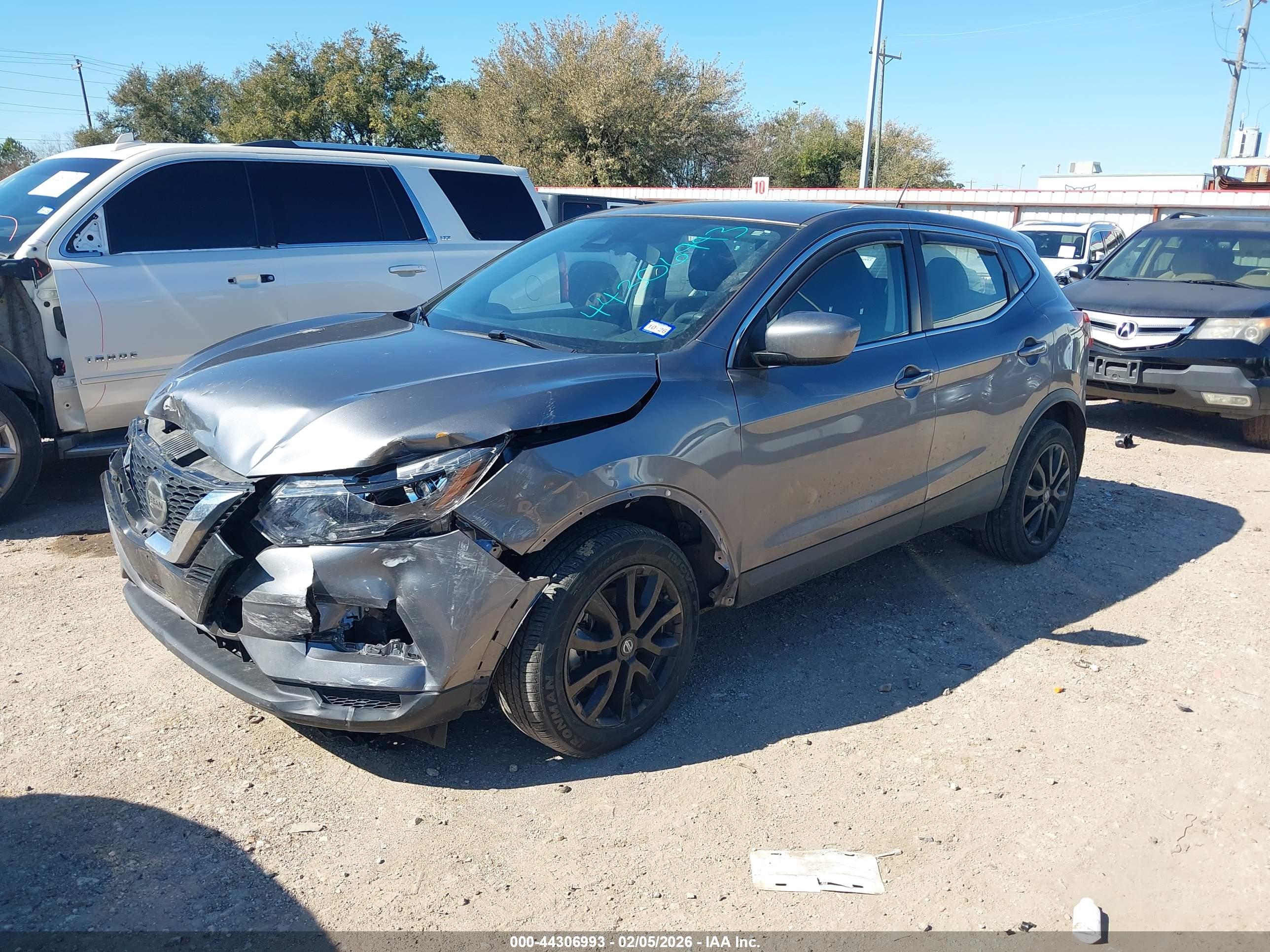 NISSAN ROGUE image 2