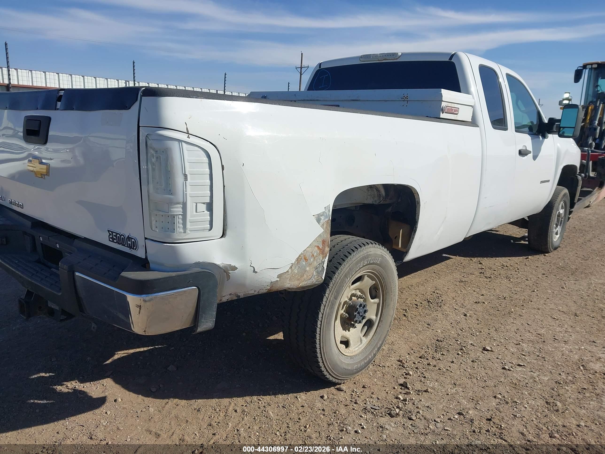 CHEVROLET SILVERADO image 6