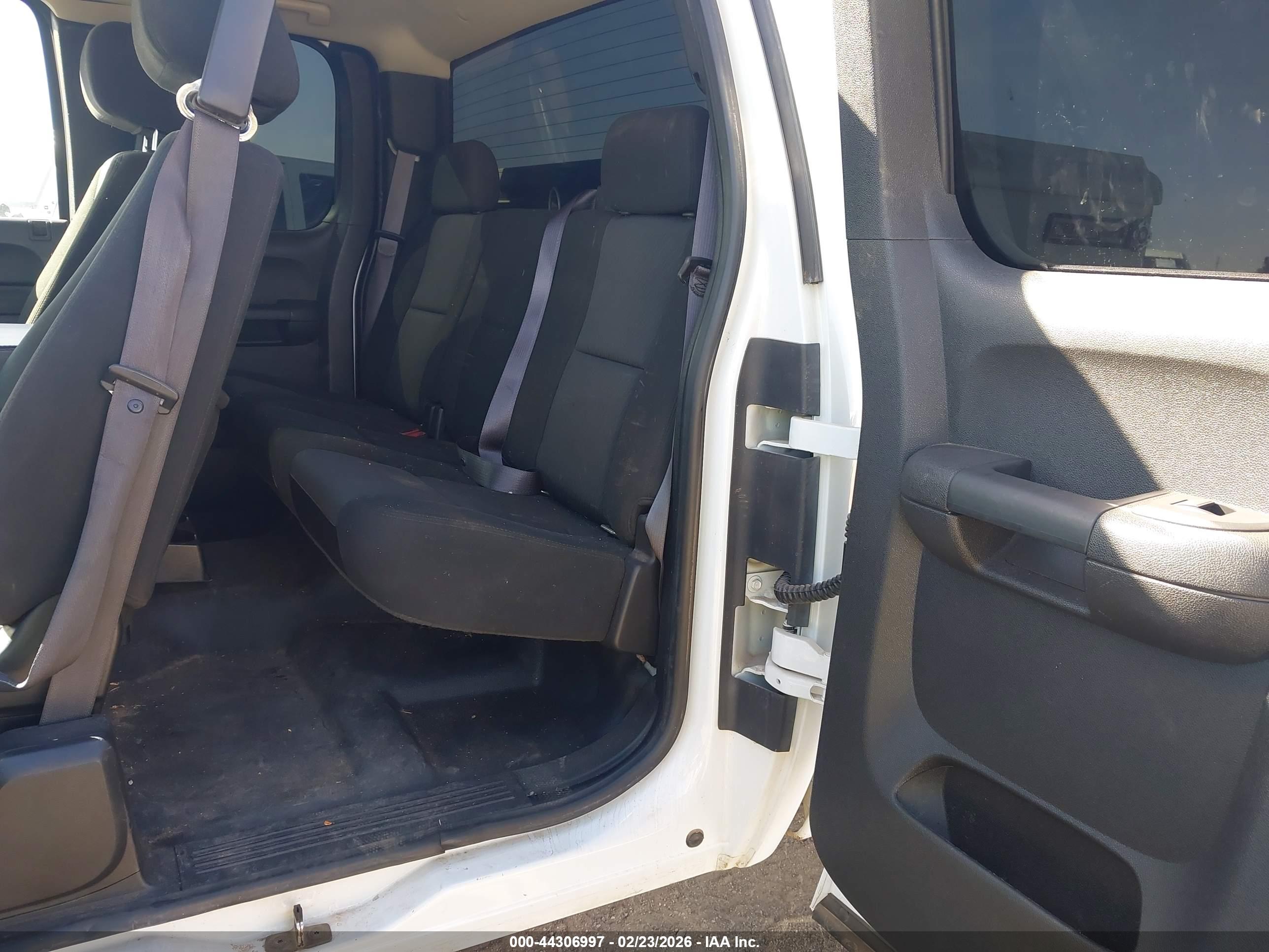 CHEVROLET SILVERADO image 8