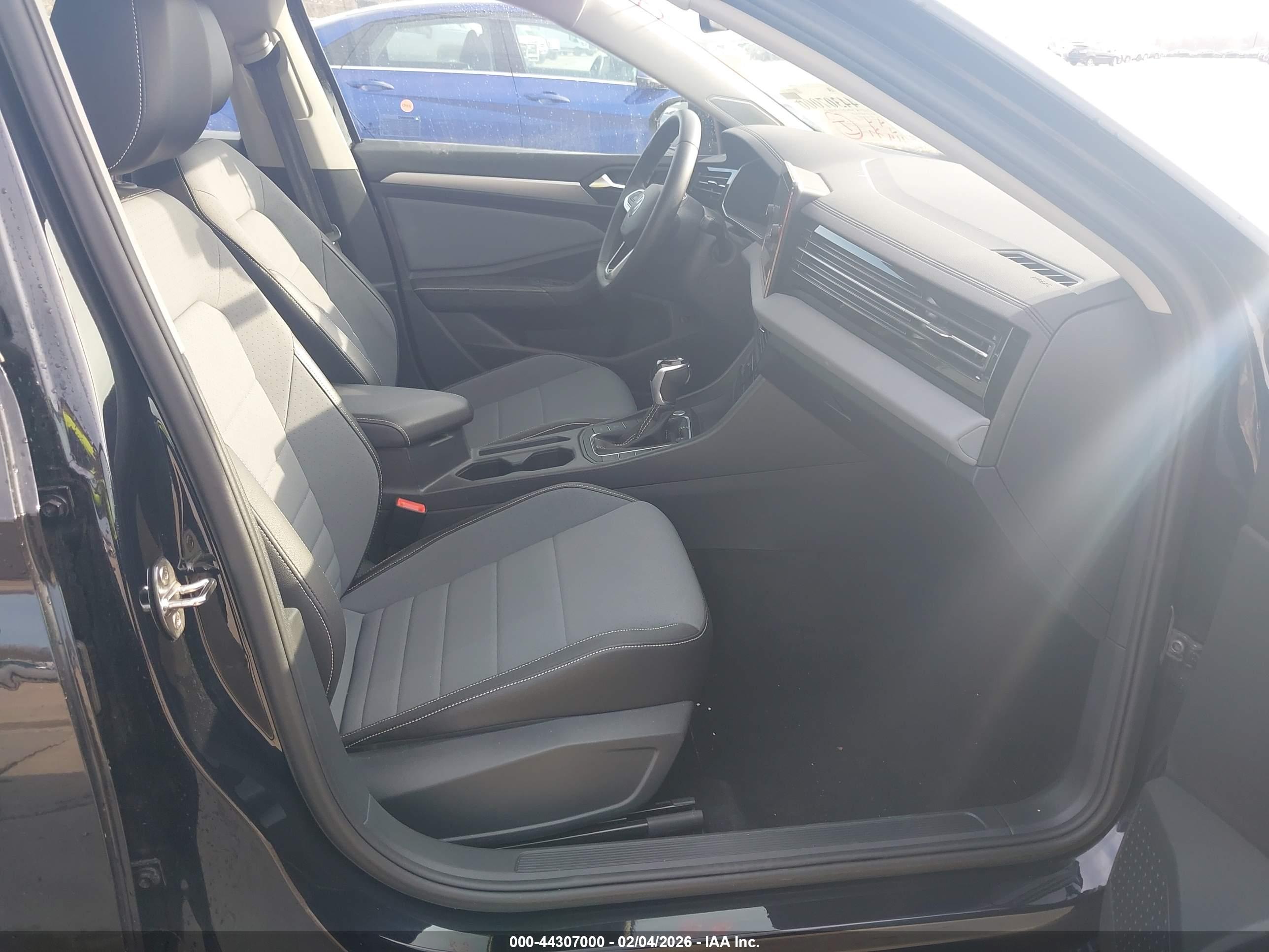 VOLKSWAGEN JETTA image 5