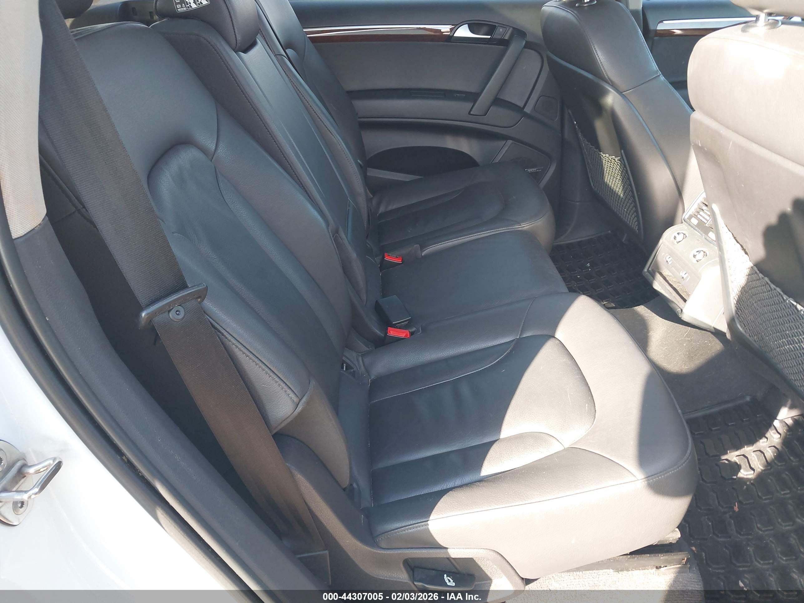 AUDI Q7 image 8