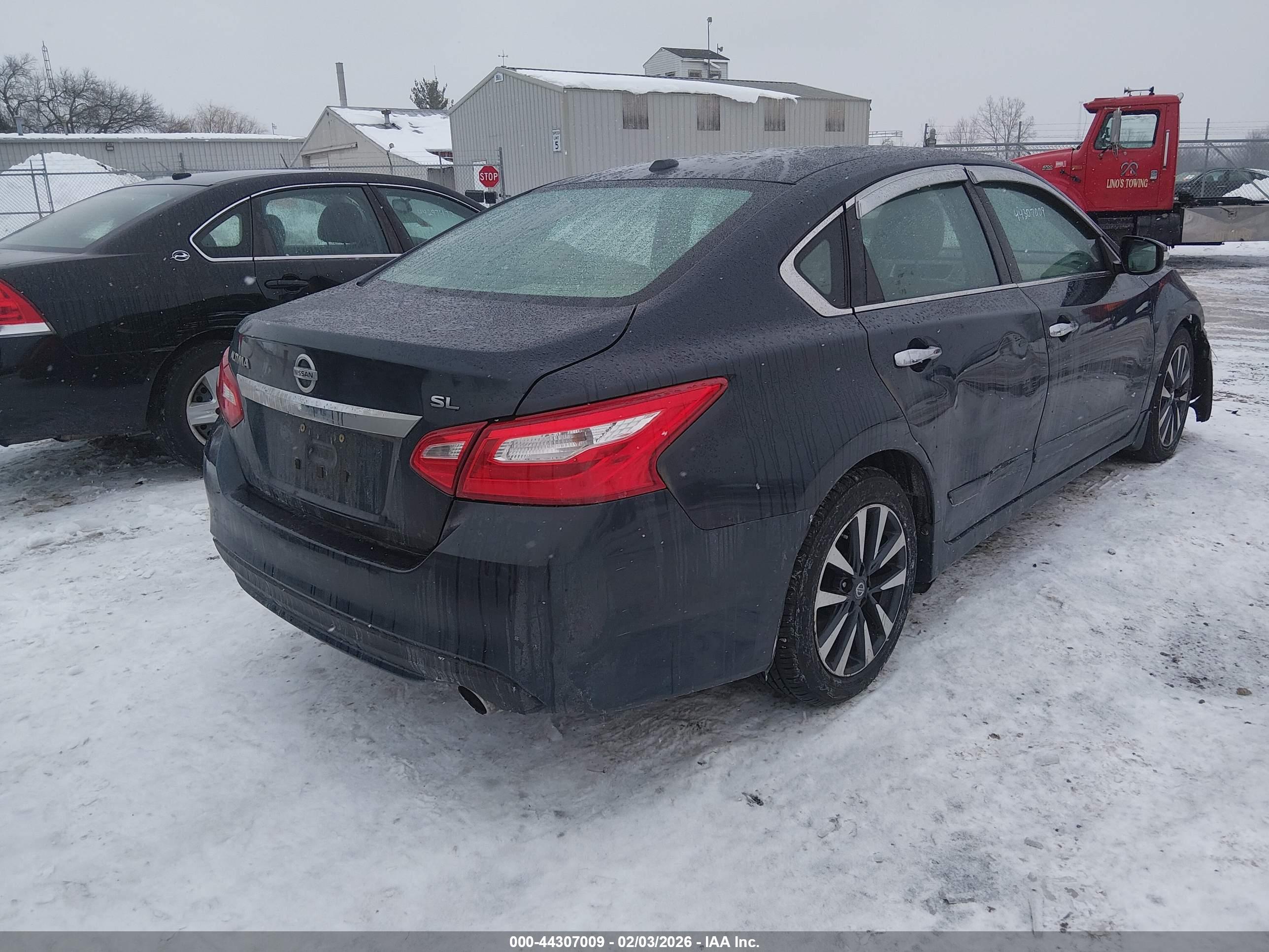 NISSAN ALTIMA image 4