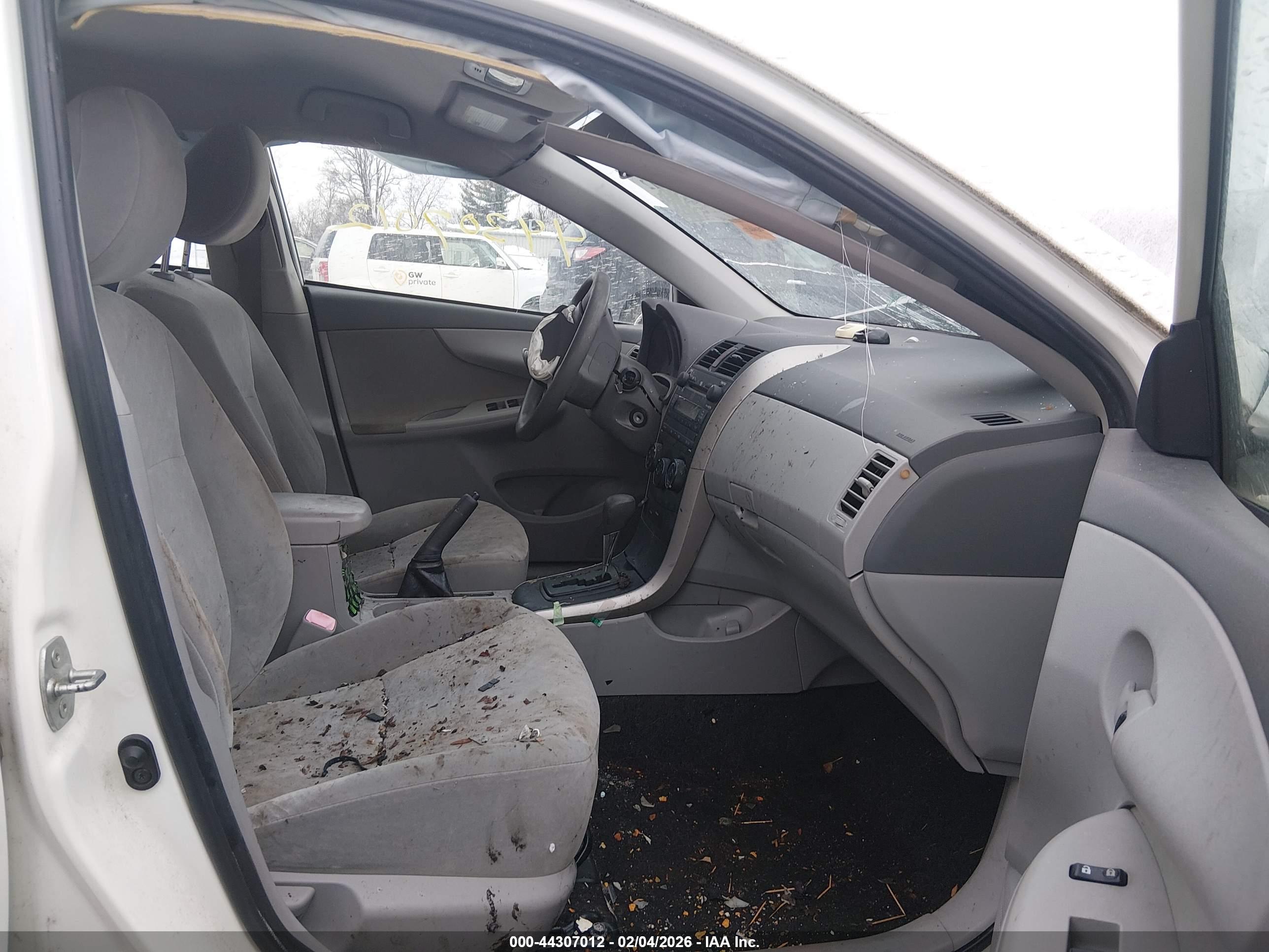TOYOTA COROLLA image 5