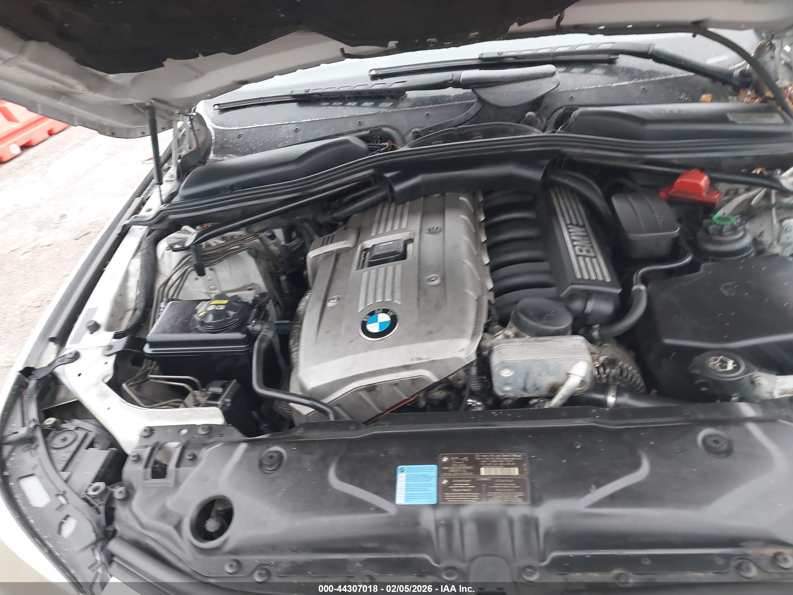 BMW 530XI image 10