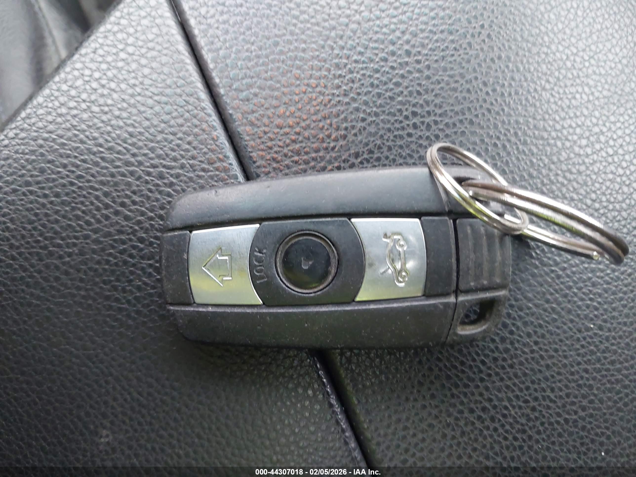 BMW 530XI image 11