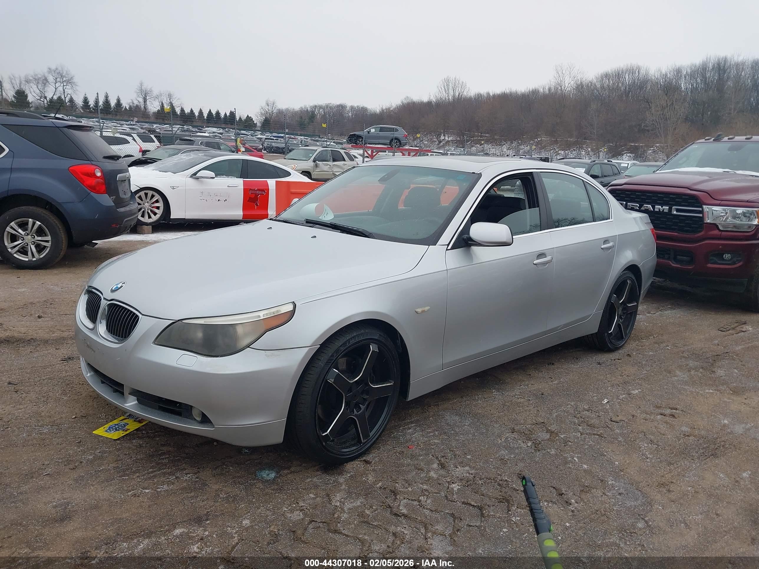 BMW 530XI image 2