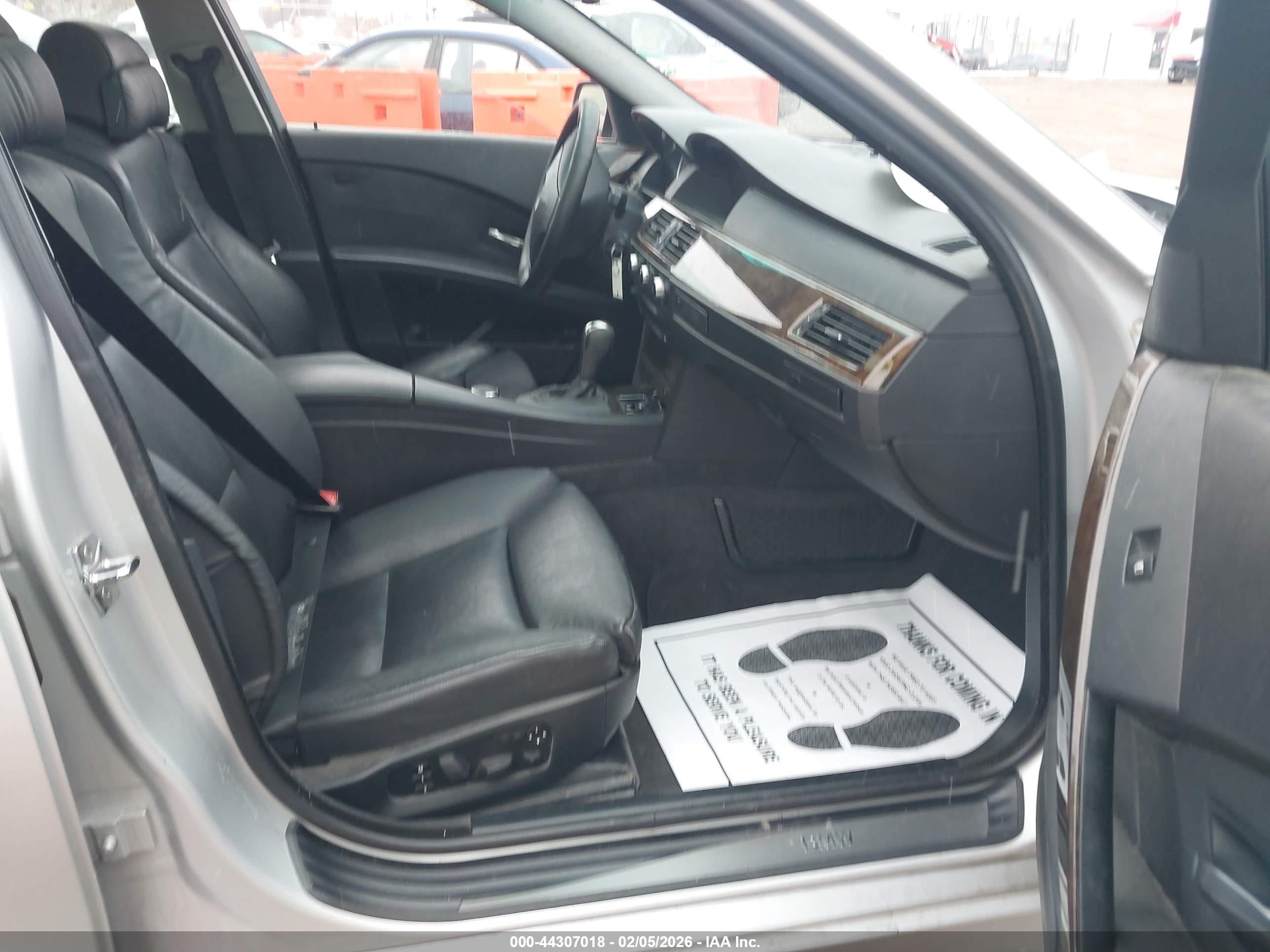 BMW 530XI image 5