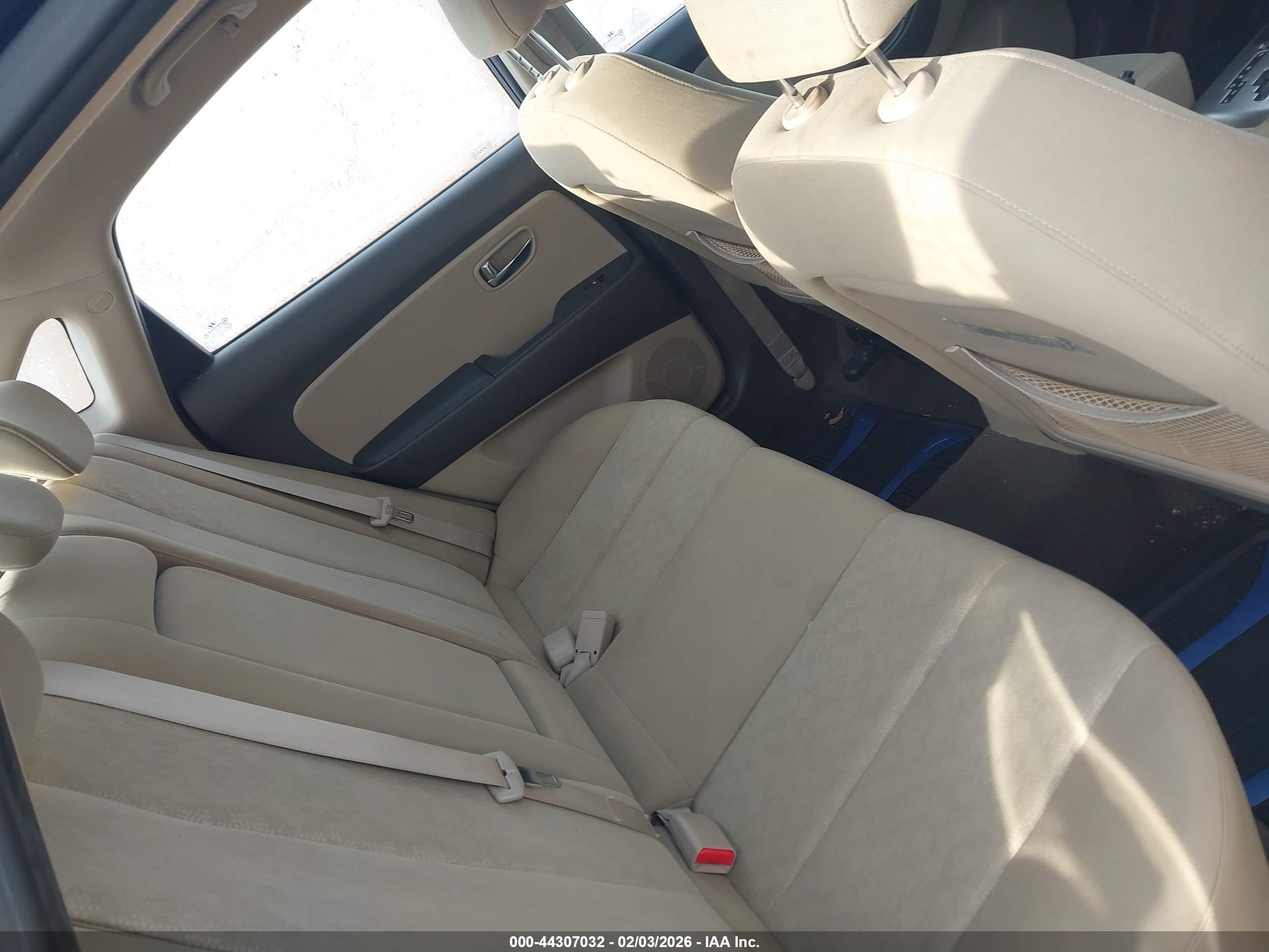 HYUNDAI ELANTRA image 8