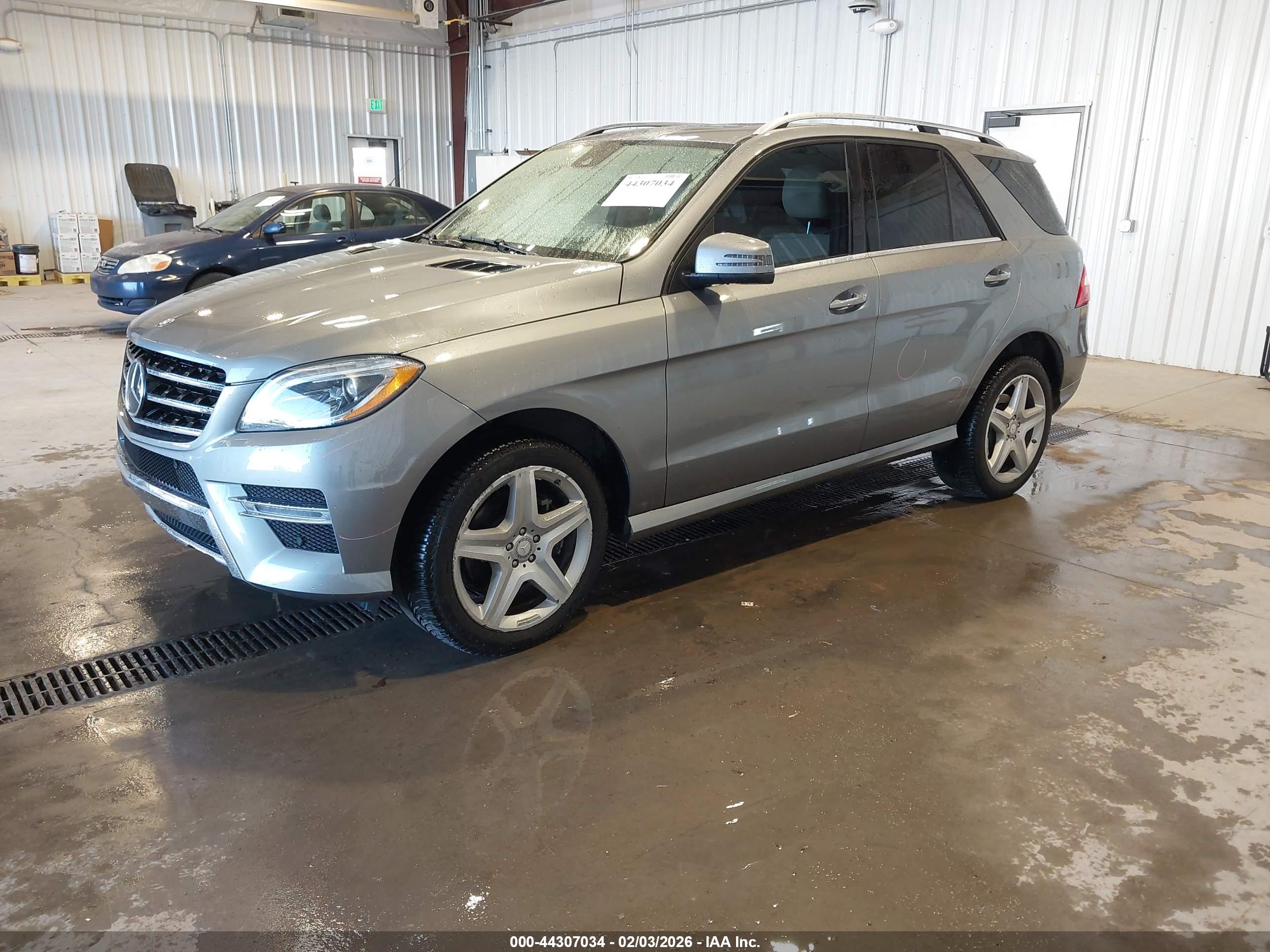 MERCEDES-BENZ ML image 2