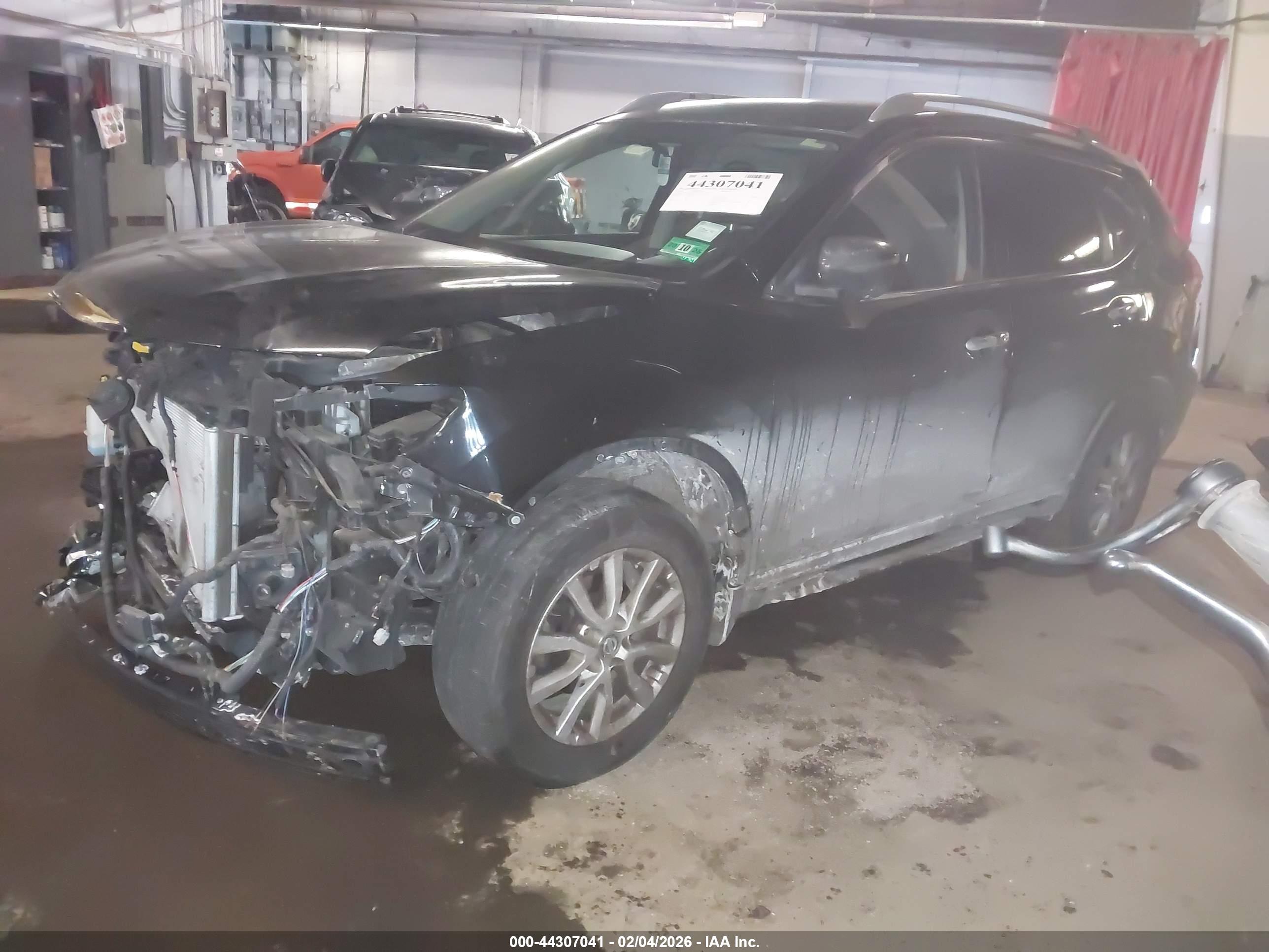 NISSAN ROGUE image 2