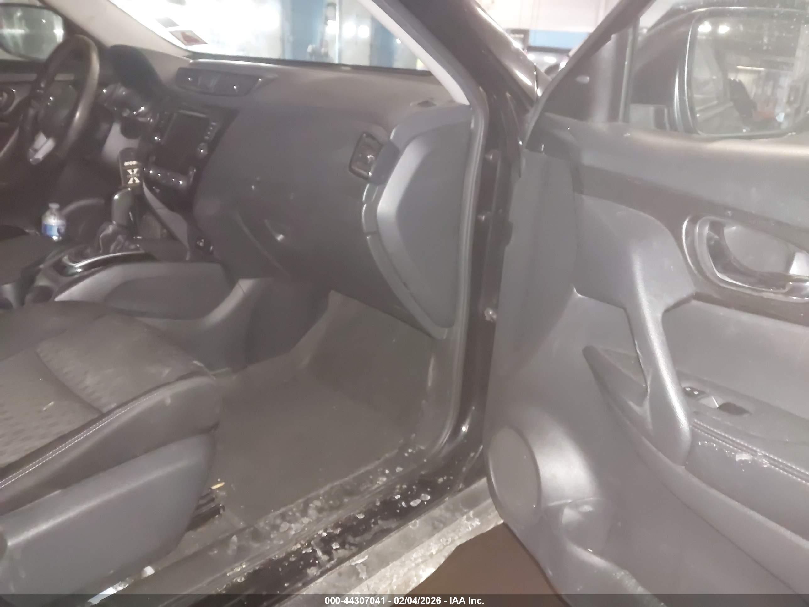 NISSAN ROGUE image 5