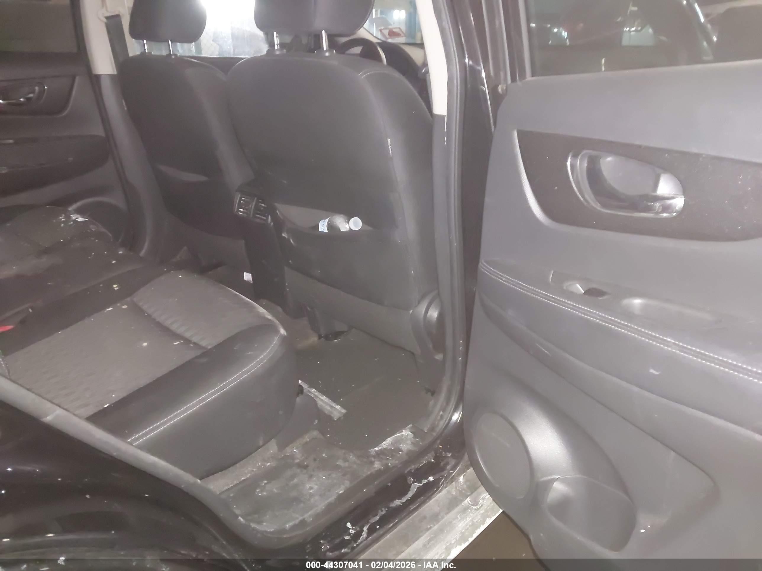 NISSAN ROGUE image 8