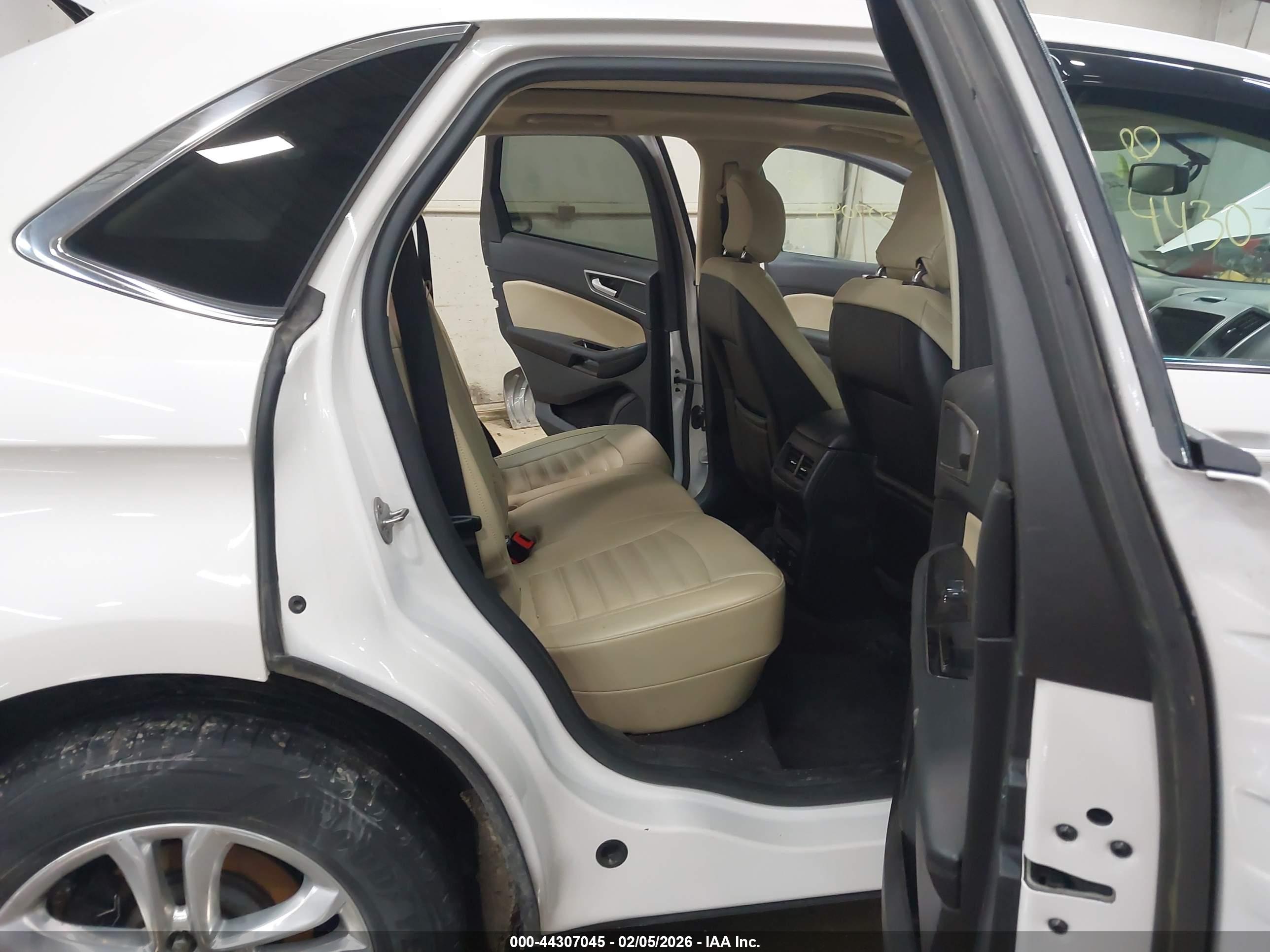 FORD EDGE image 8