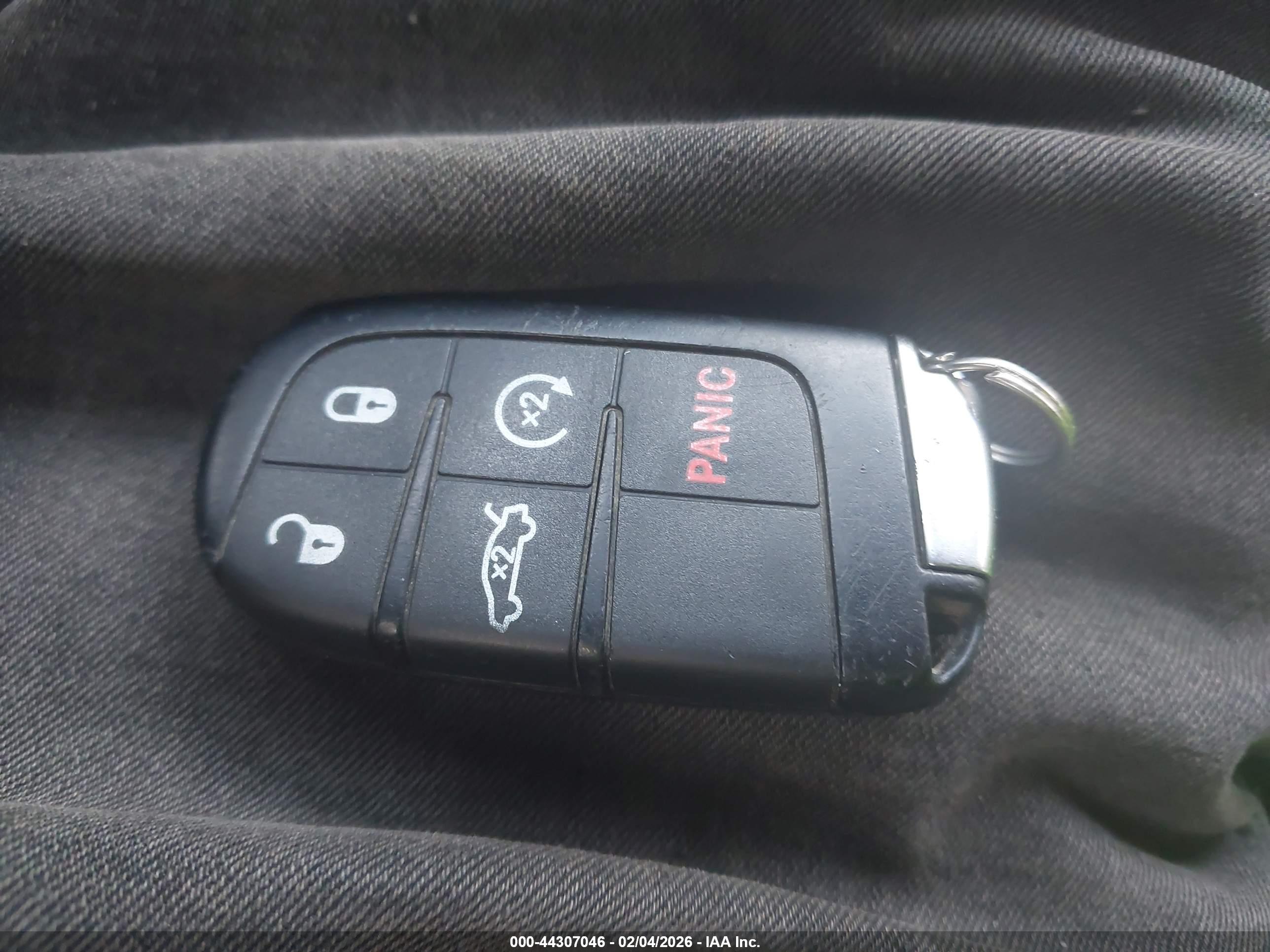 CHRYSLER 300 image 11
