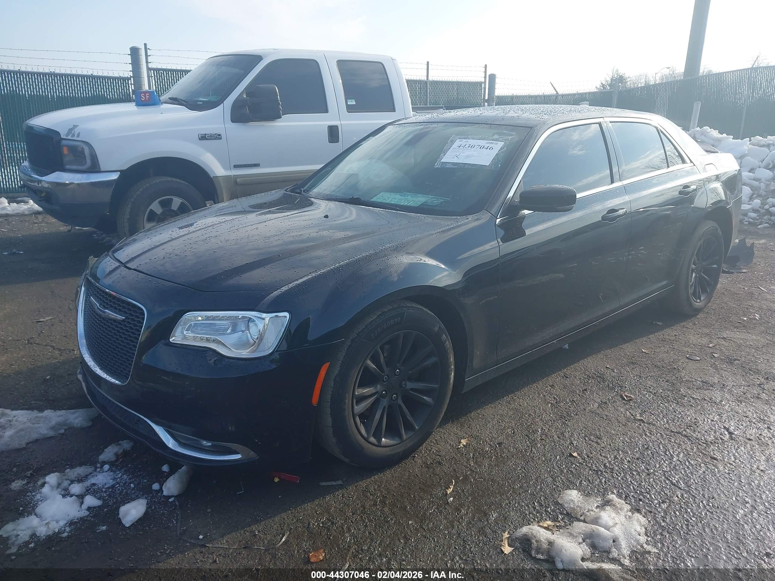 CHRYSLER 300 image 2