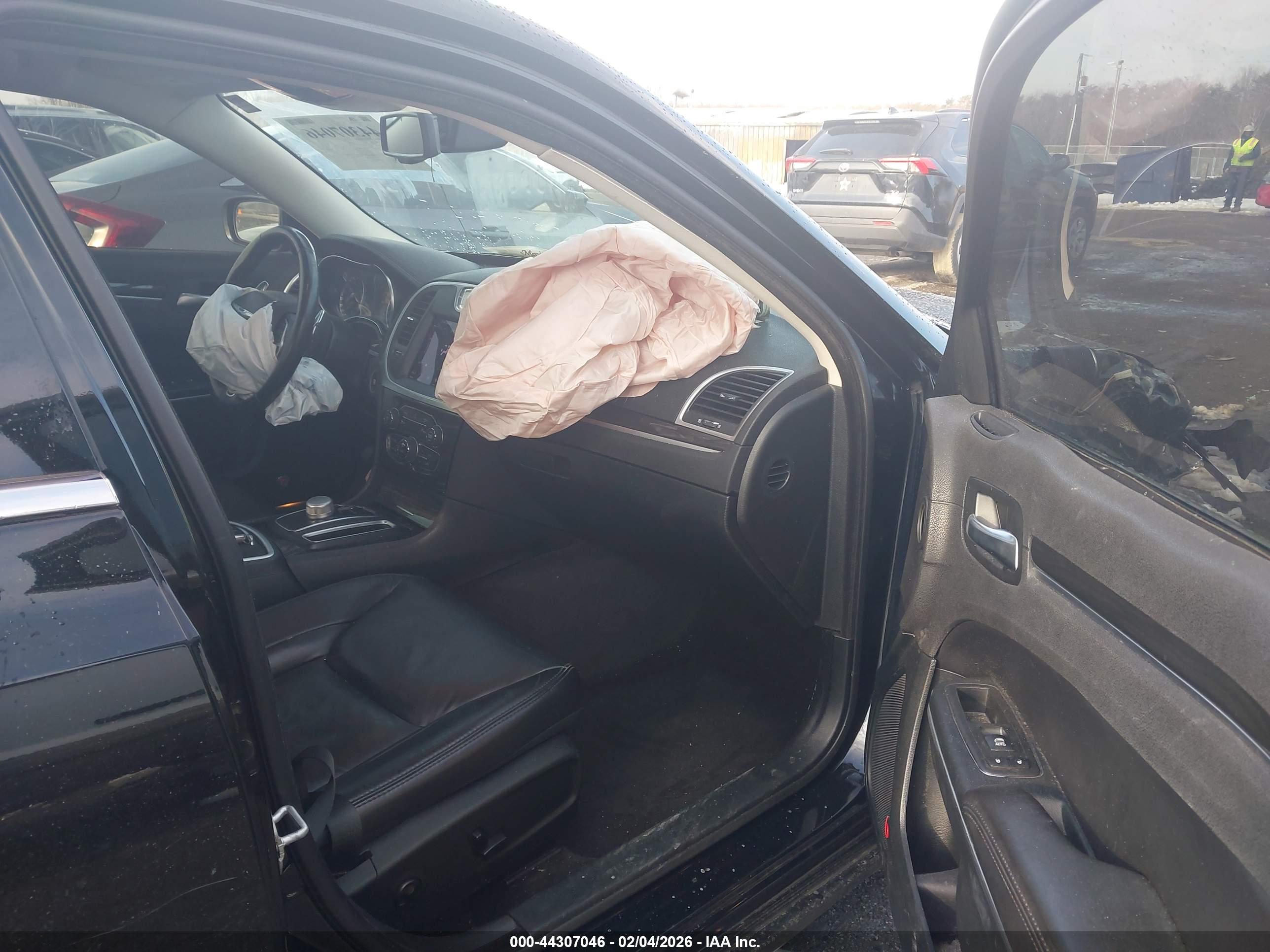 CHRYSLER 300 image 5