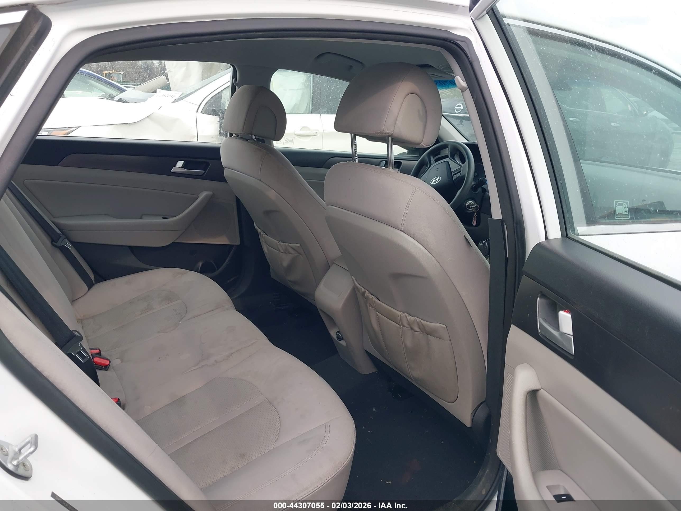 HYUNDAI SONATA image 8