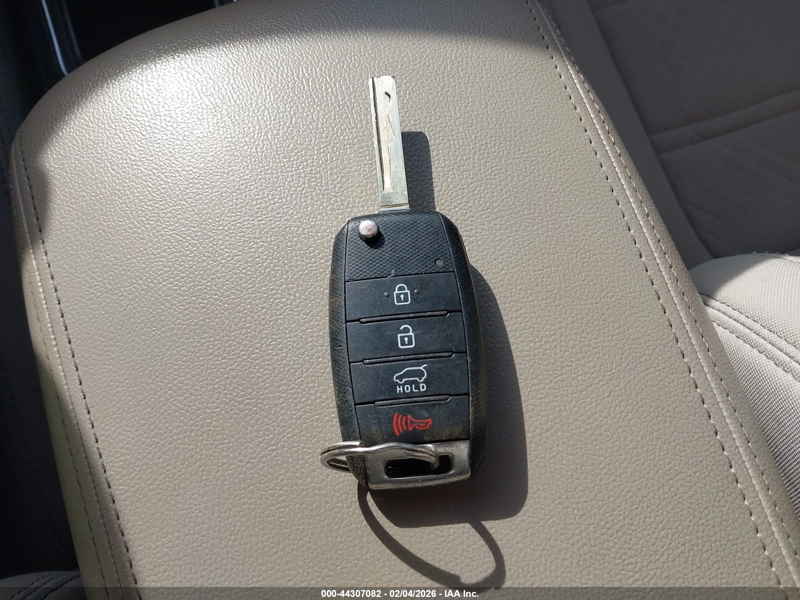KIA SORENTO image 11