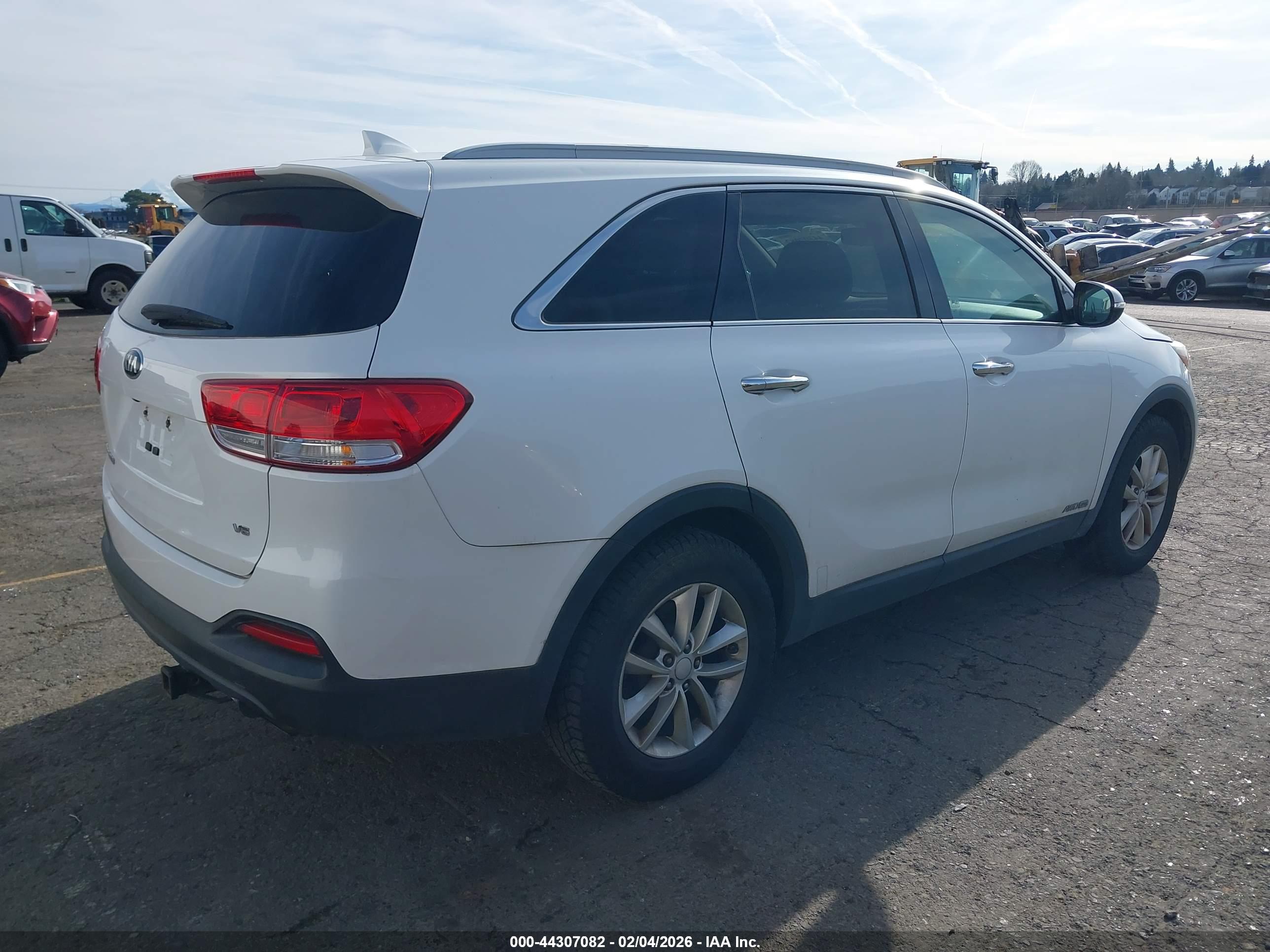 KIA SORENTO image 4