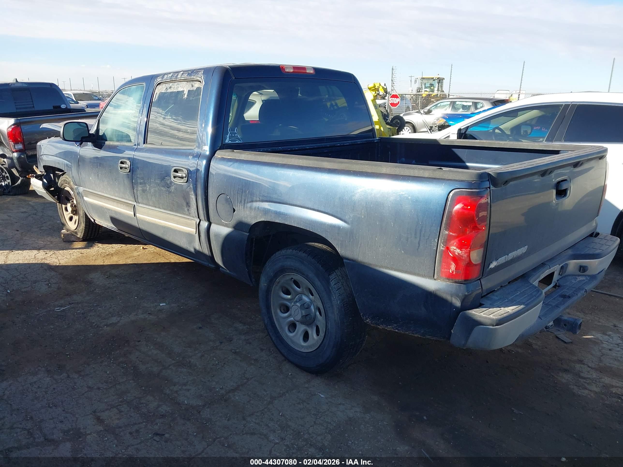 CHEVROLET SILVERADO image 3