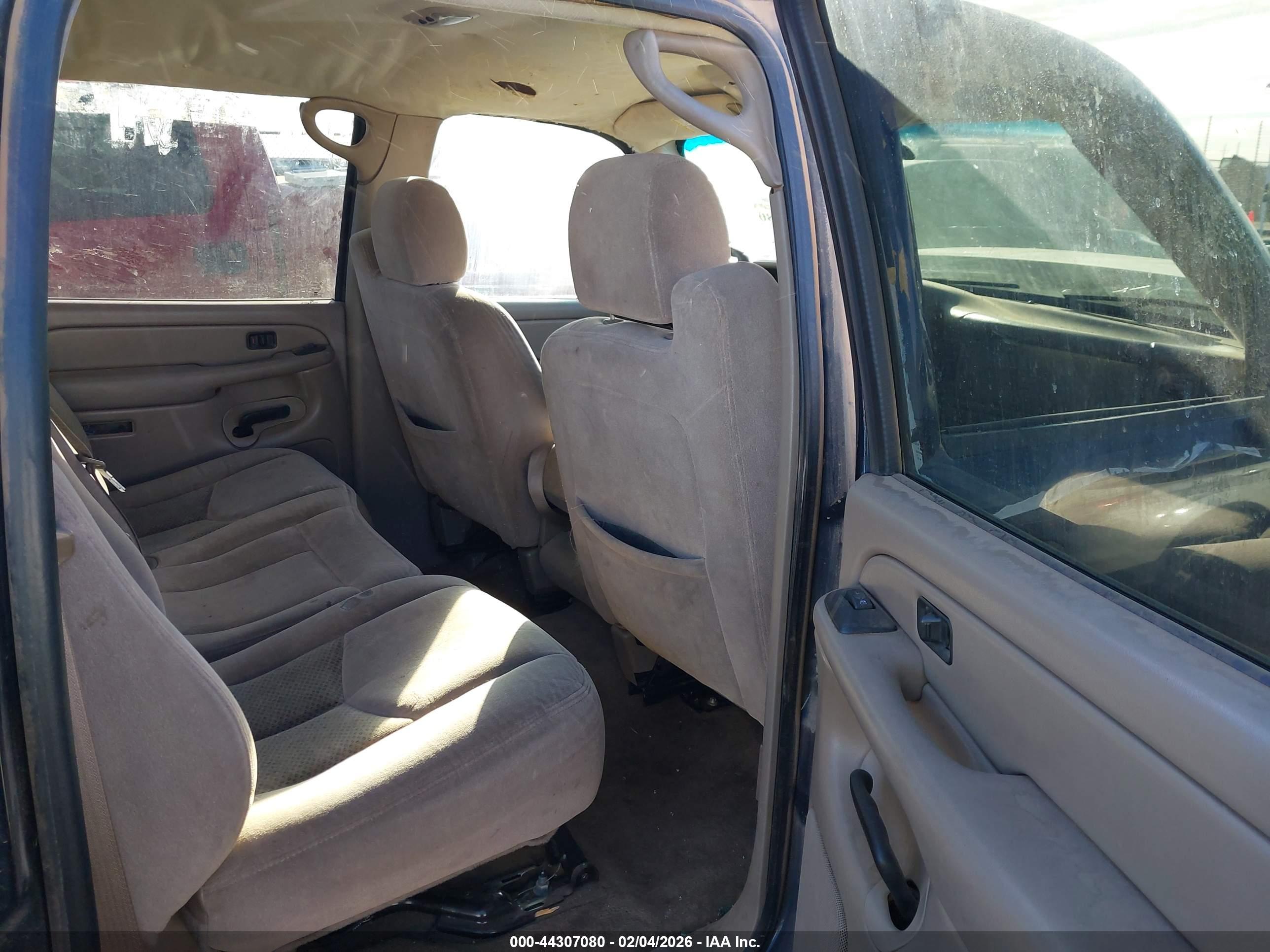 CHEVROLET SILVERADO image 8