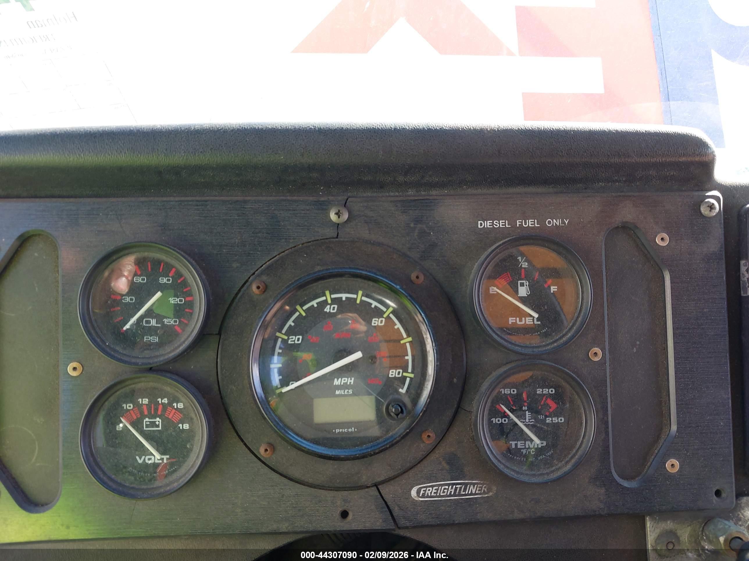 FREIGHTLINER CHASSIS image 6