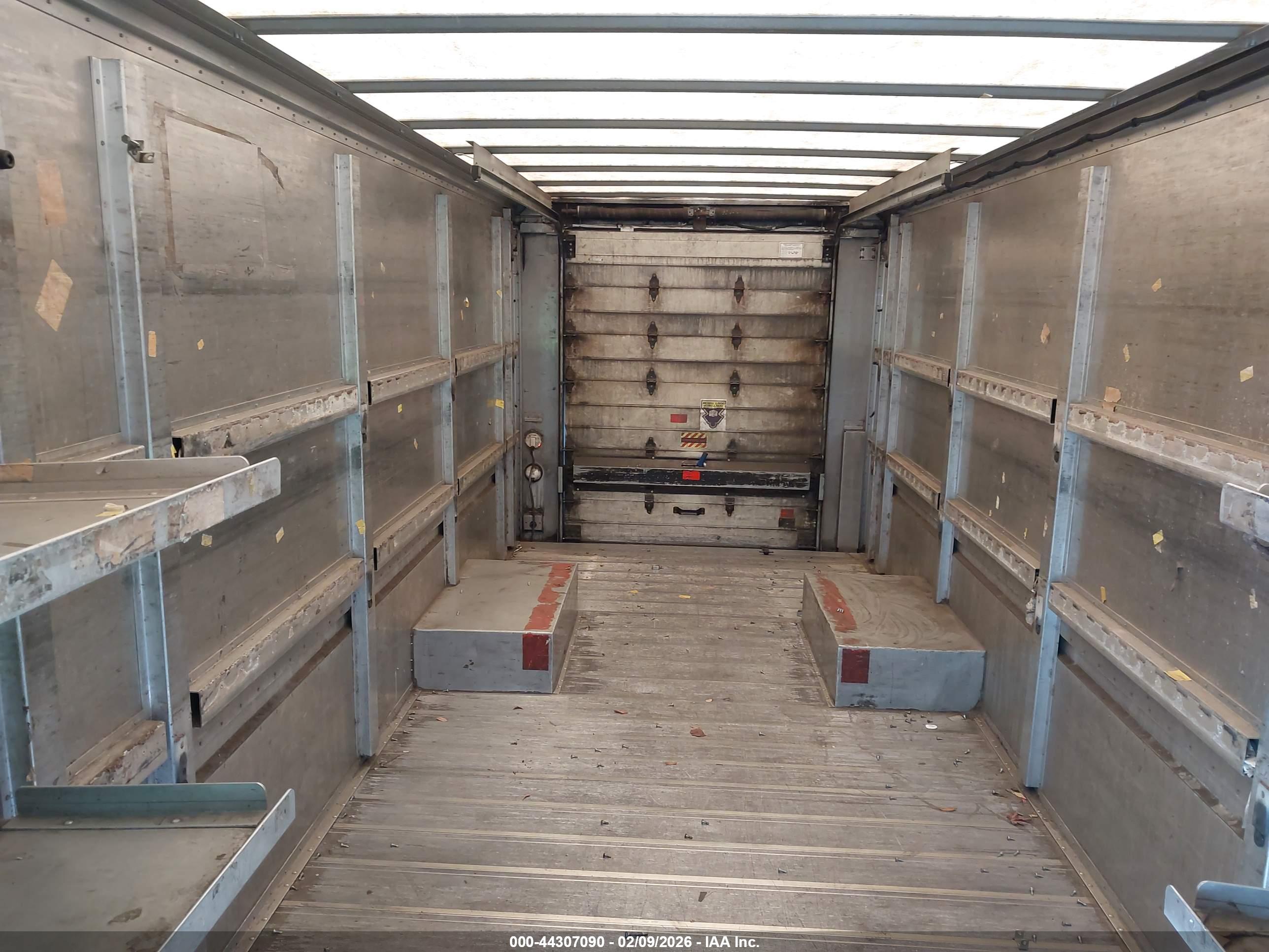 FREIGHTLINER CHASSIS image 7