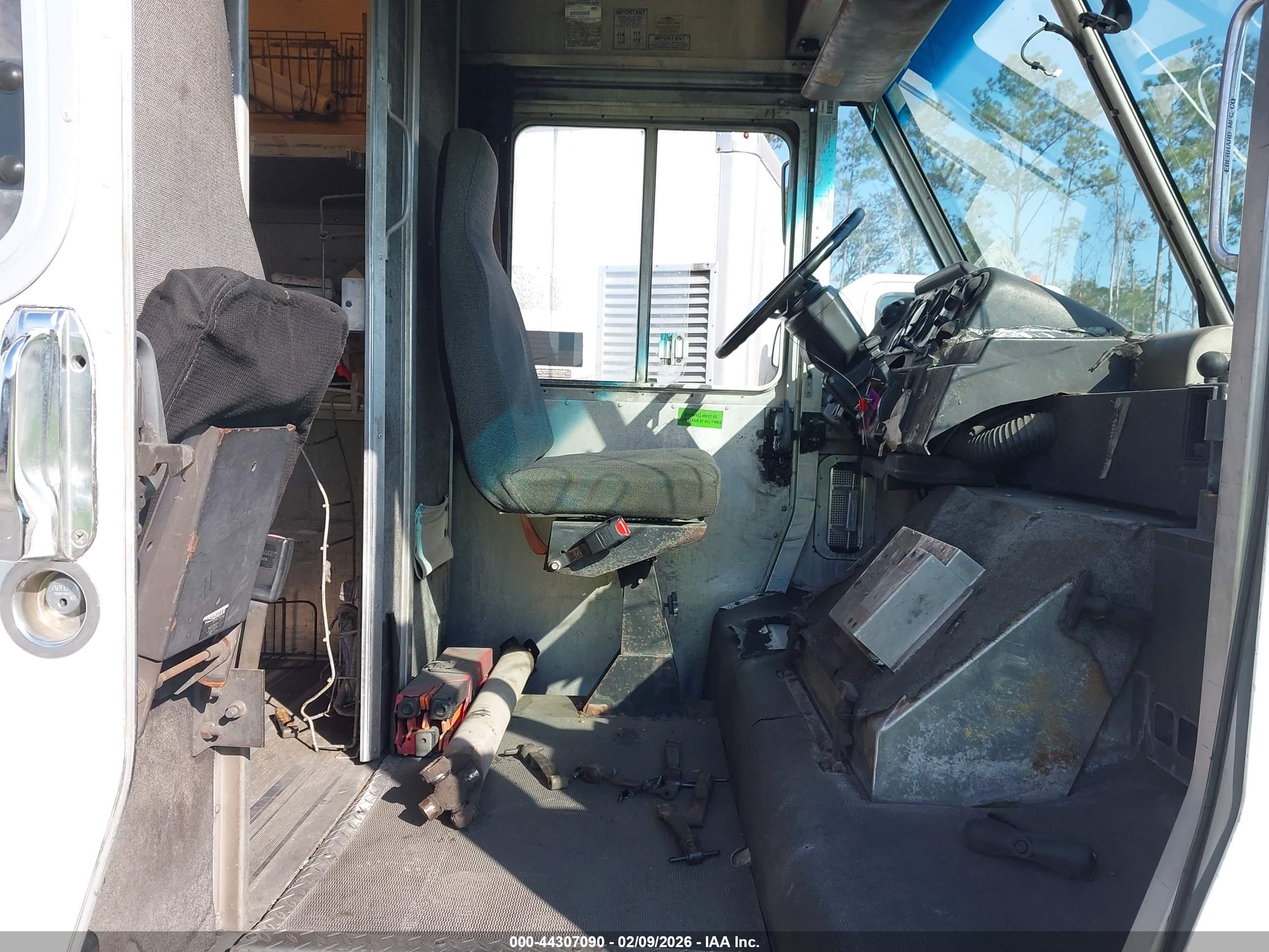FREIGHTLINER CHASSIS image 8