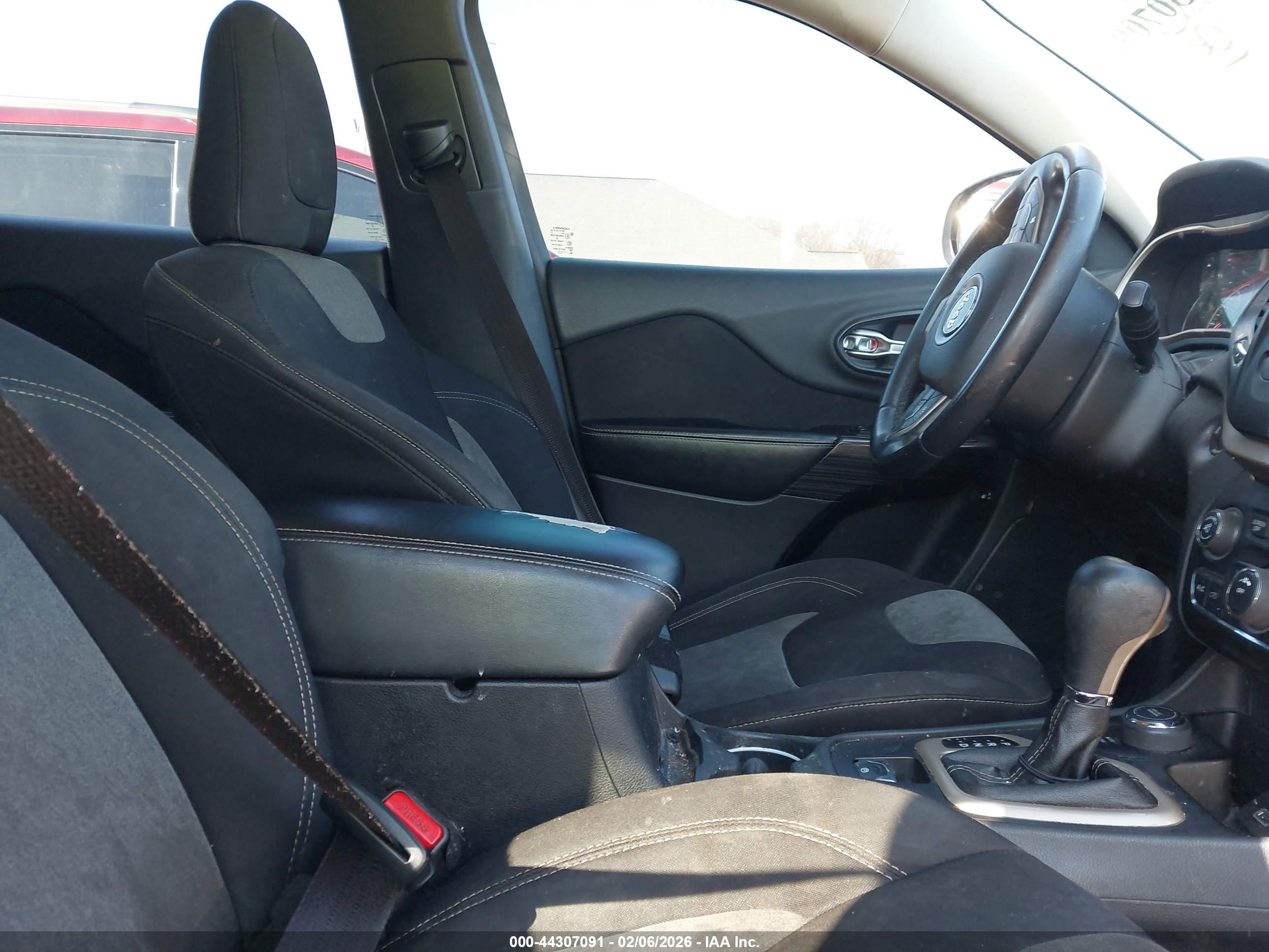 JEEP CHEROKEE image 5