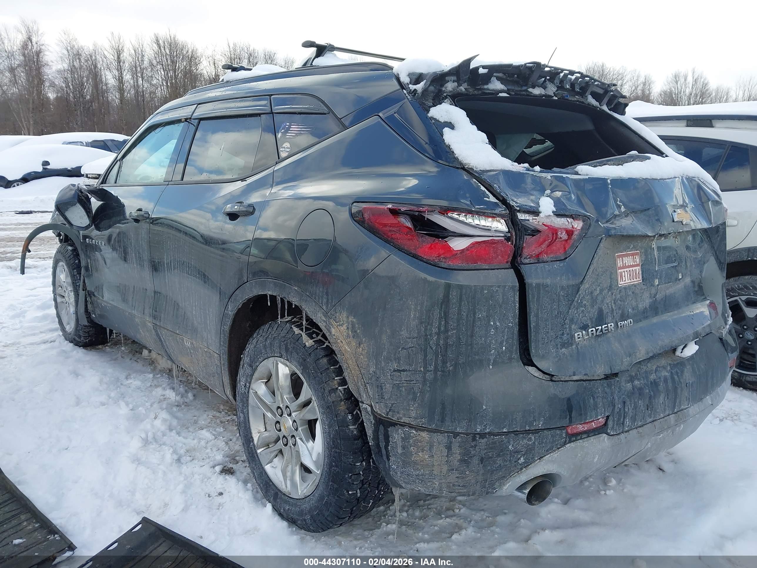 CHEVROLET BLAZER image 3